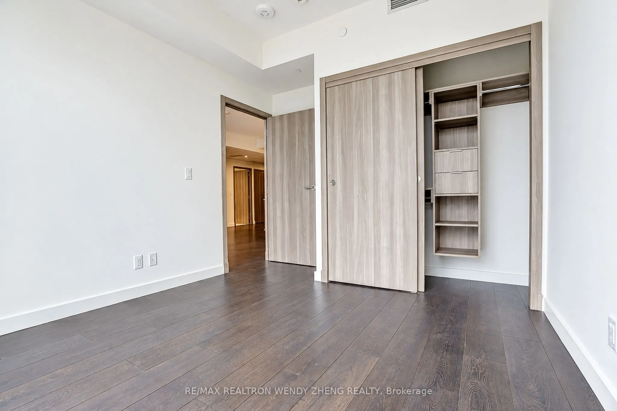 27 Mcmahon Drive #2802