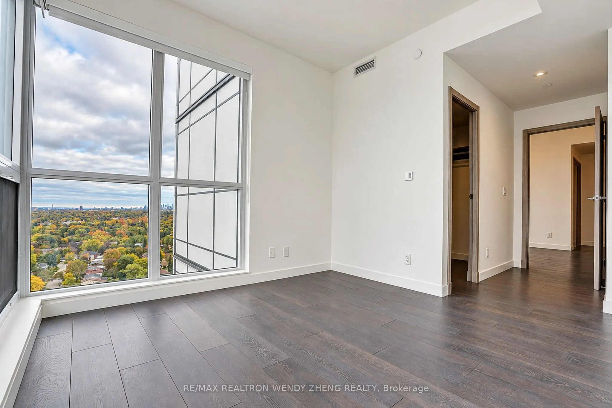 27 Mcmahon Drive #2802
