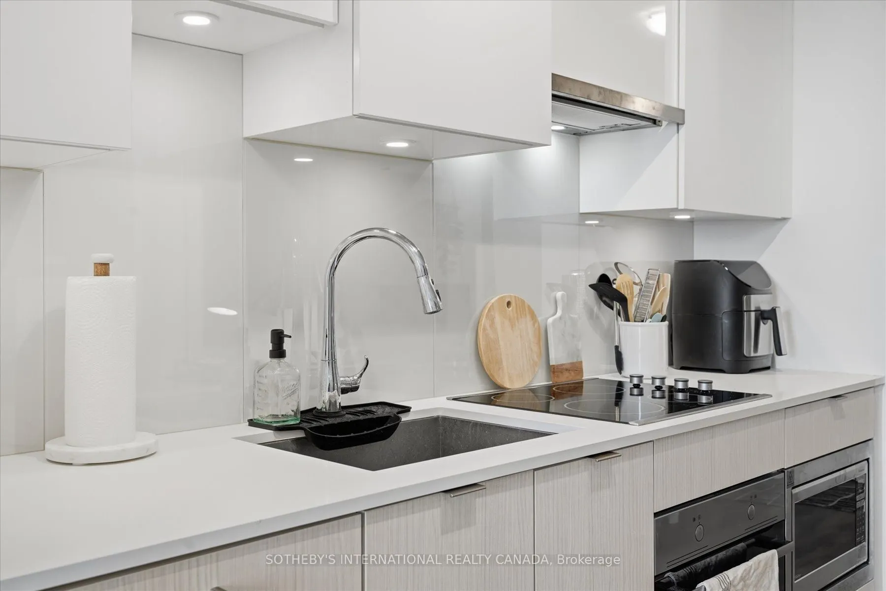 195 Redpath Avenue #2307