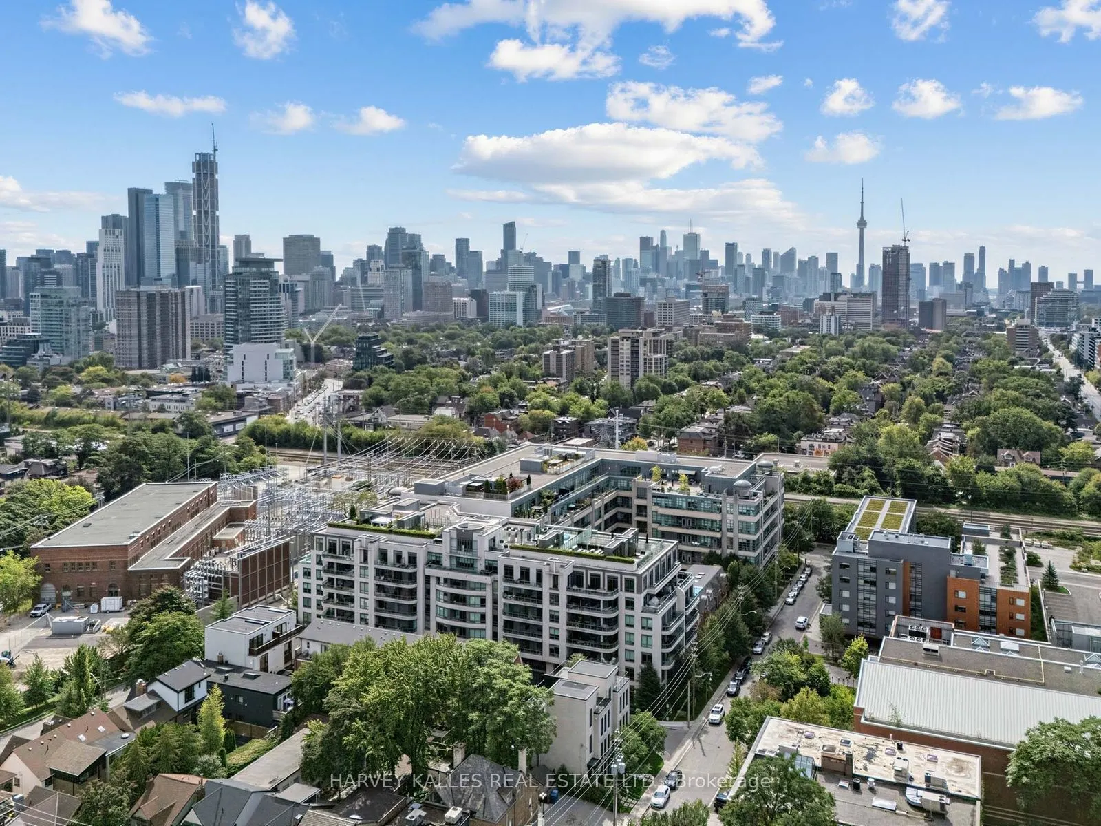 380 Macpherson Avenue #106