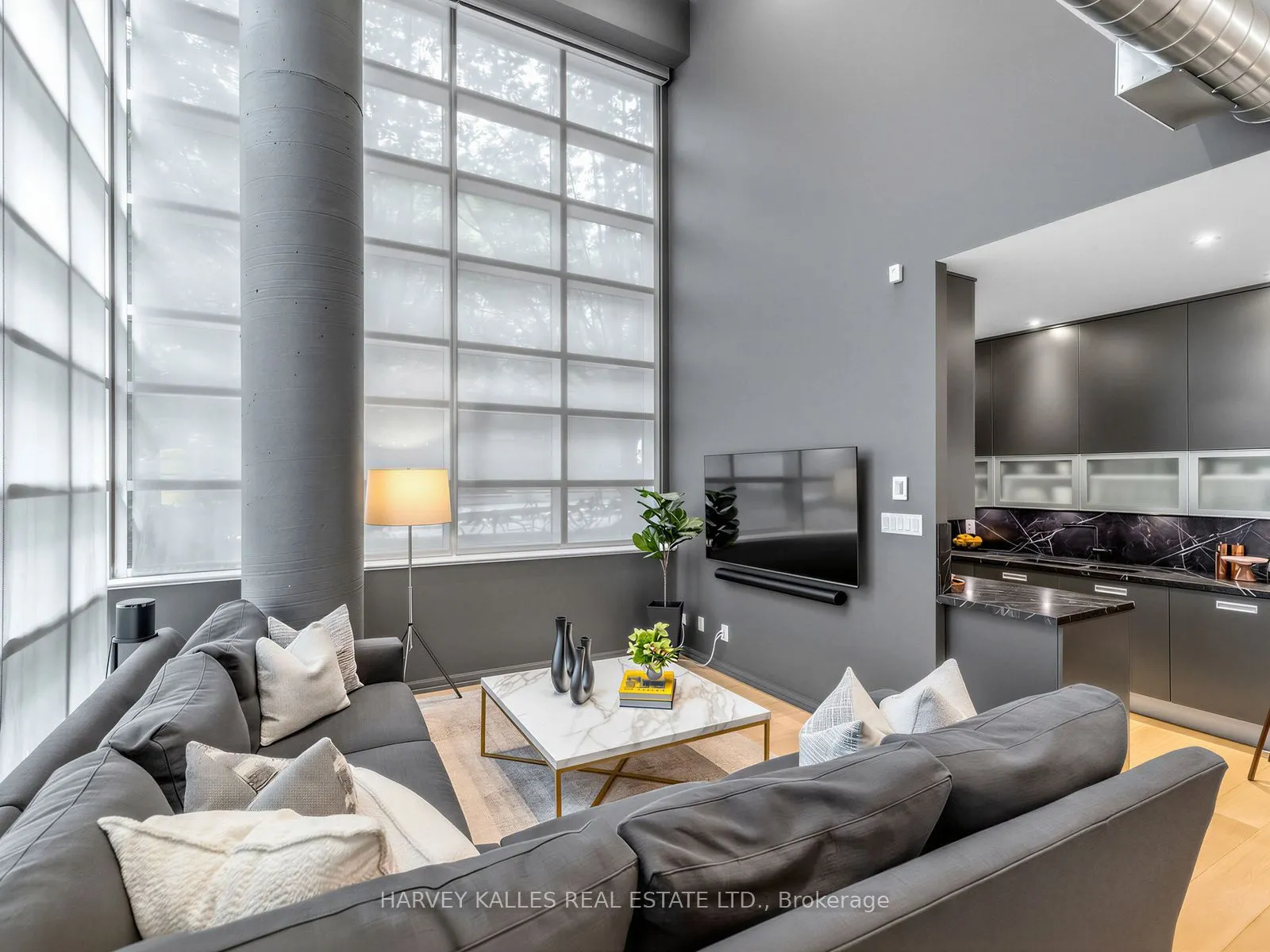 380 Macpherson Avenue #106