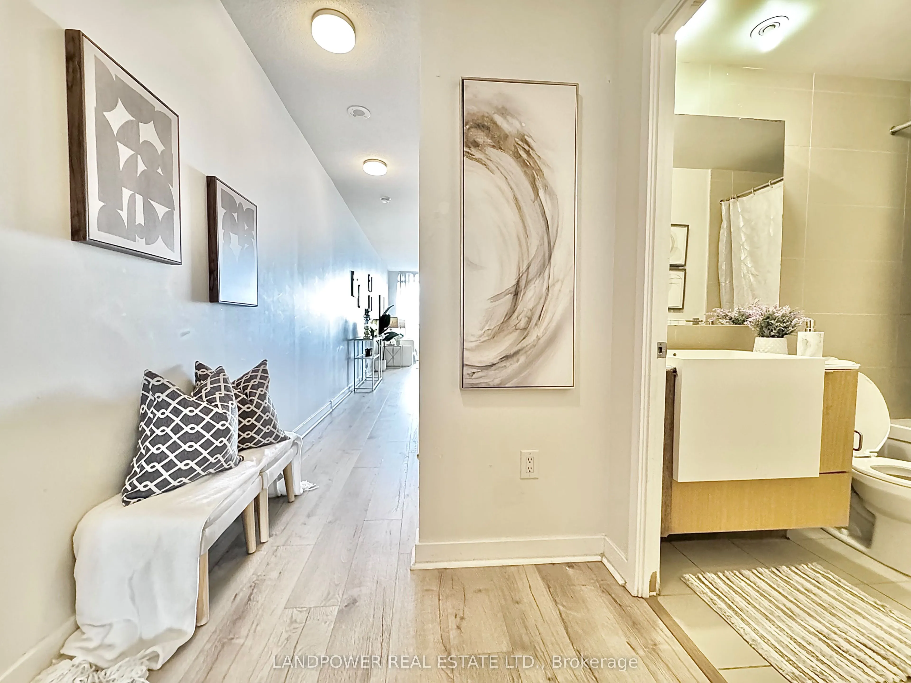 21 Iceboat Terrace #3807