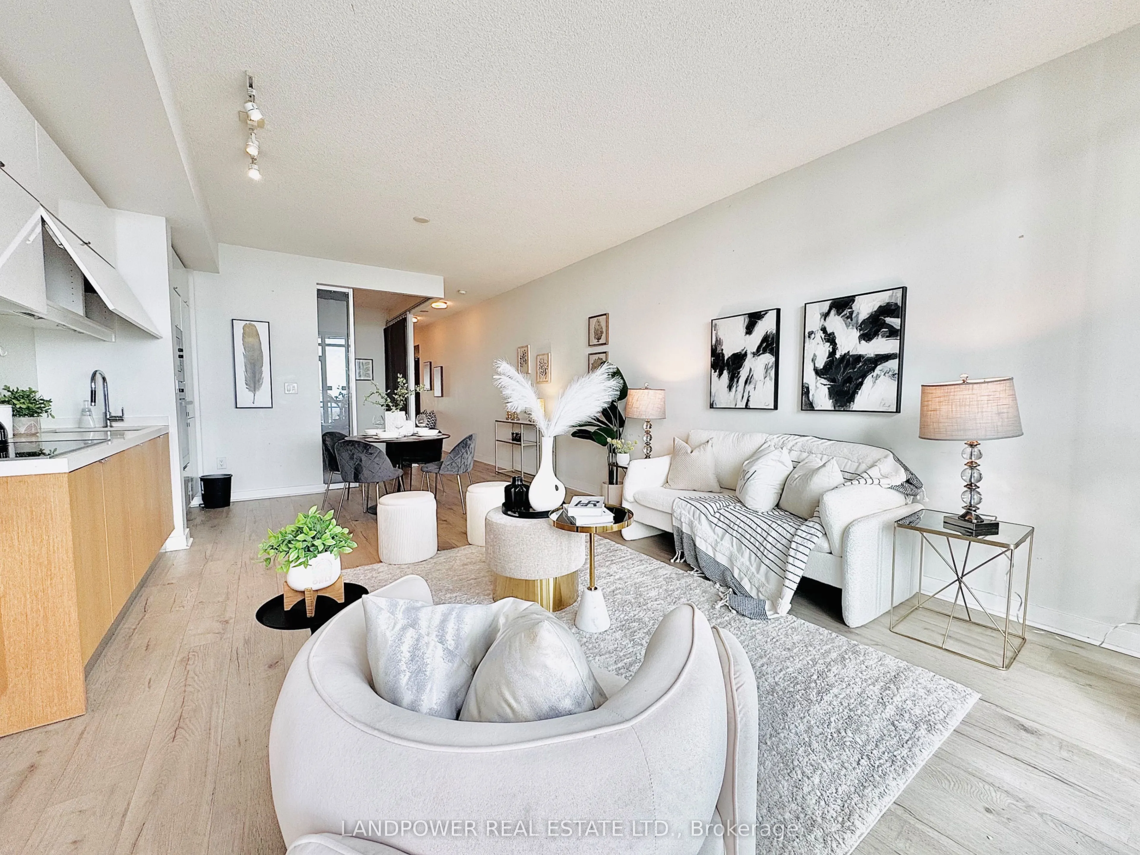 21 Iceboat Terrace #3807