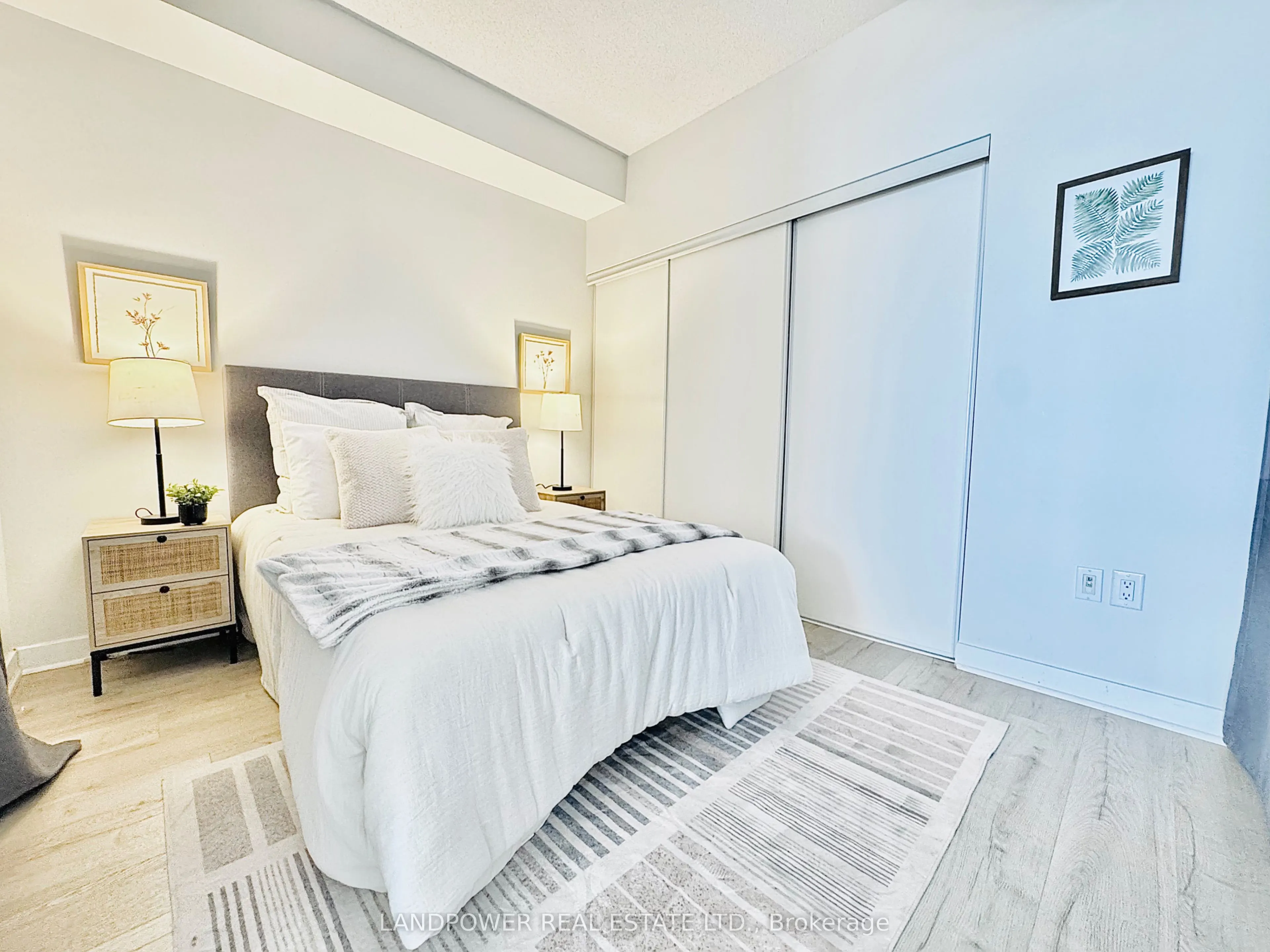 21 Iceboat Terrace #3807