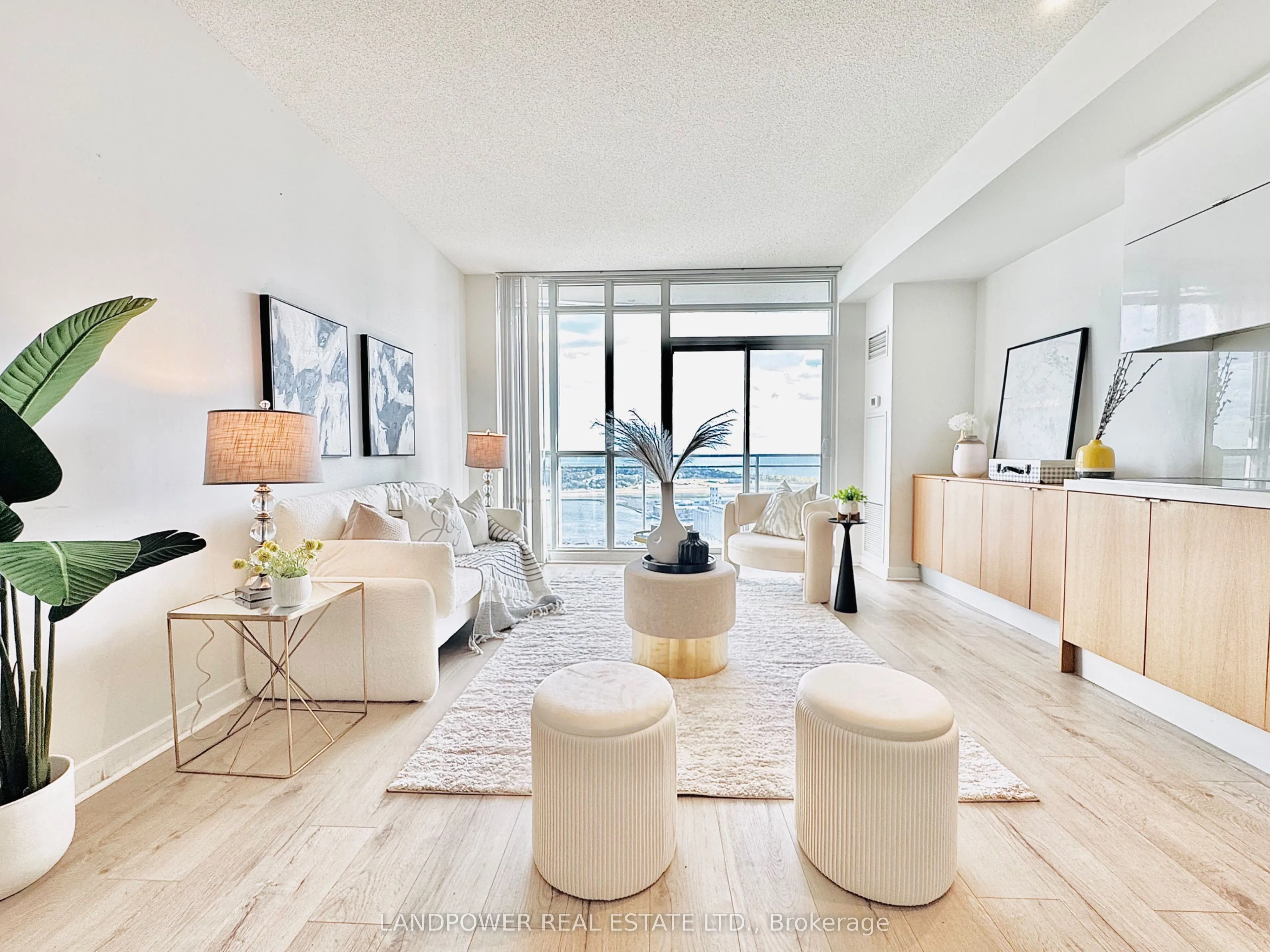 21 Iceboat Terrace #3807