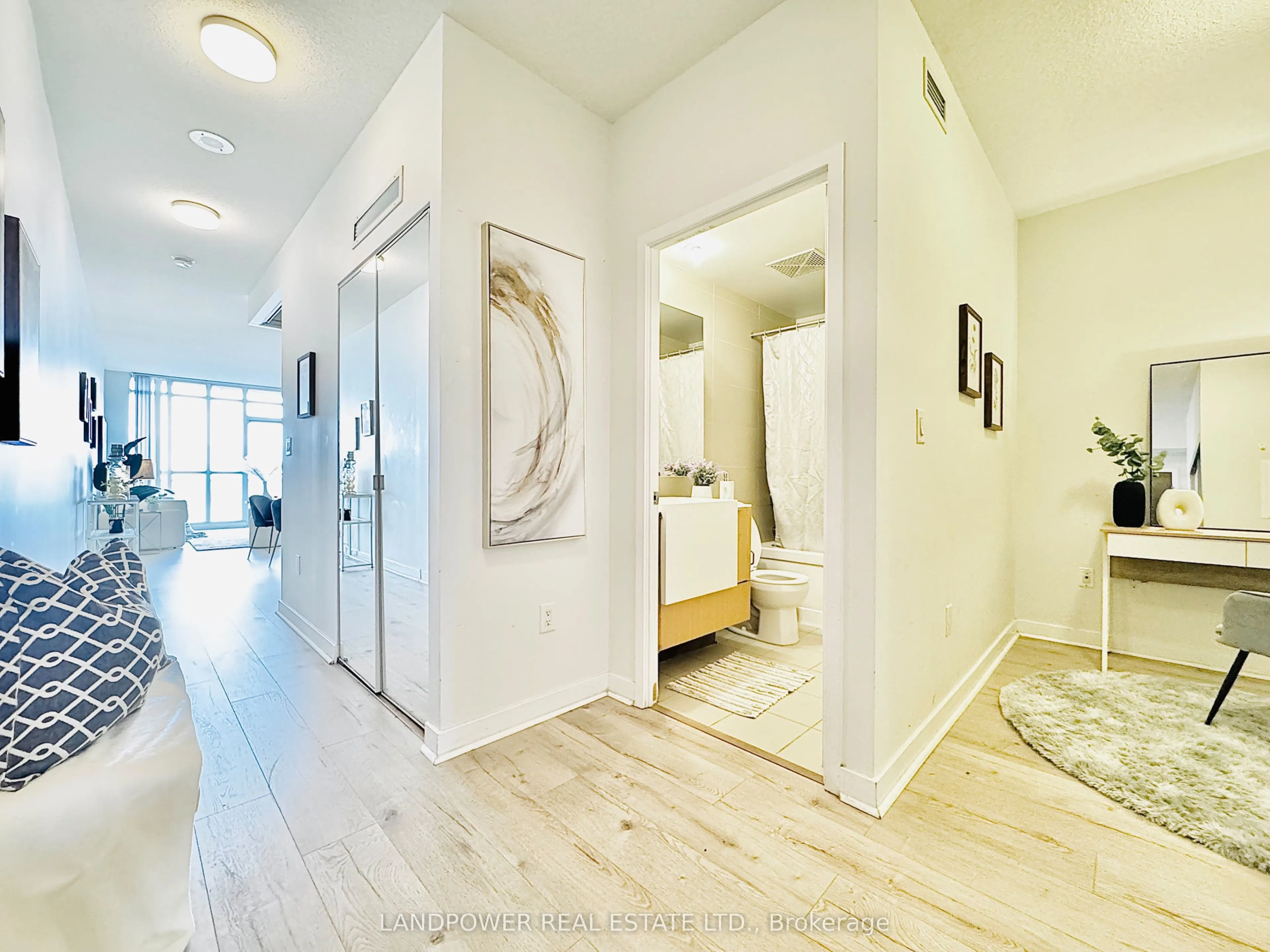 21 Iceboat Terrace #3807