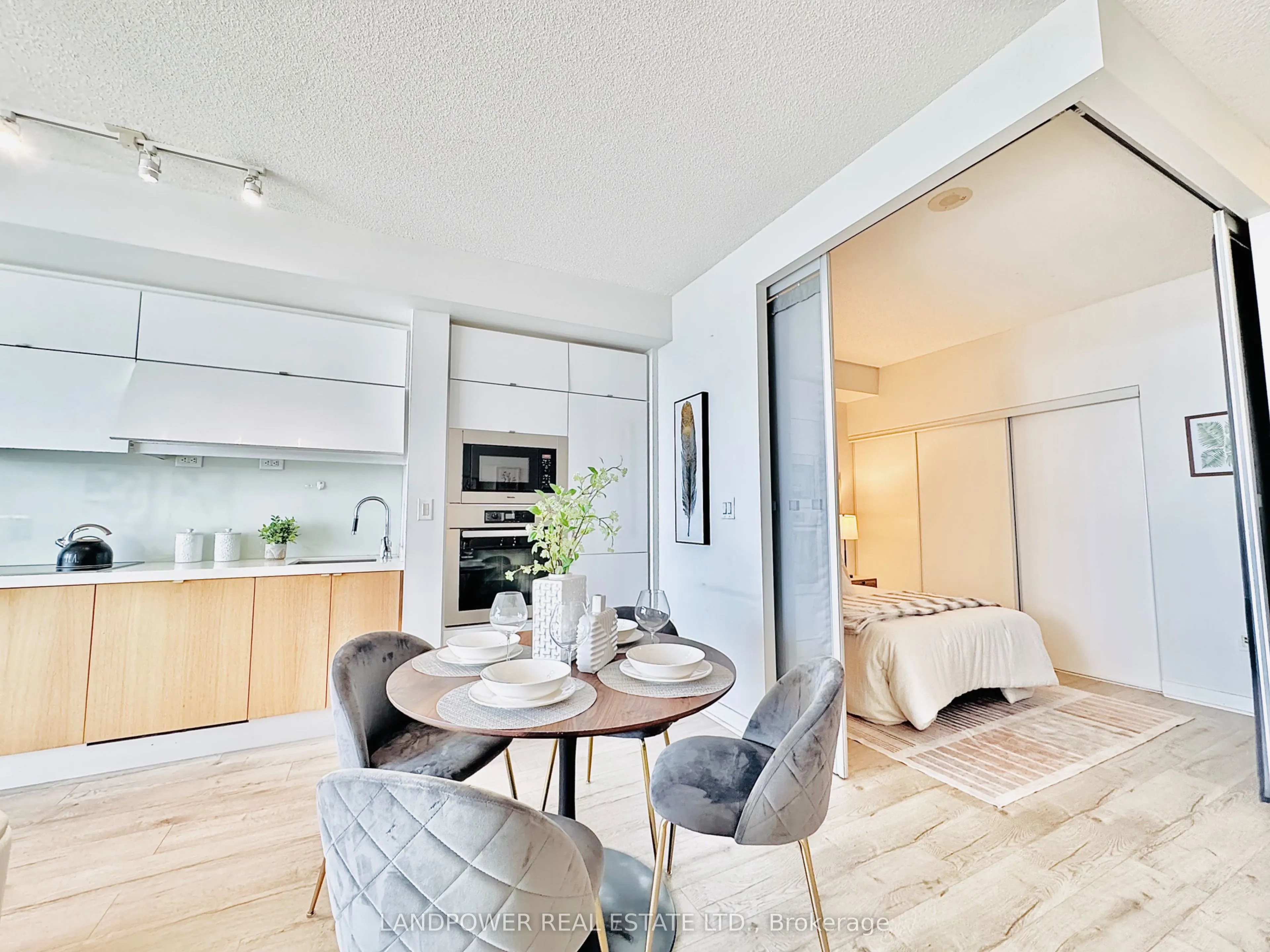21 Iceboat Terrace #3807