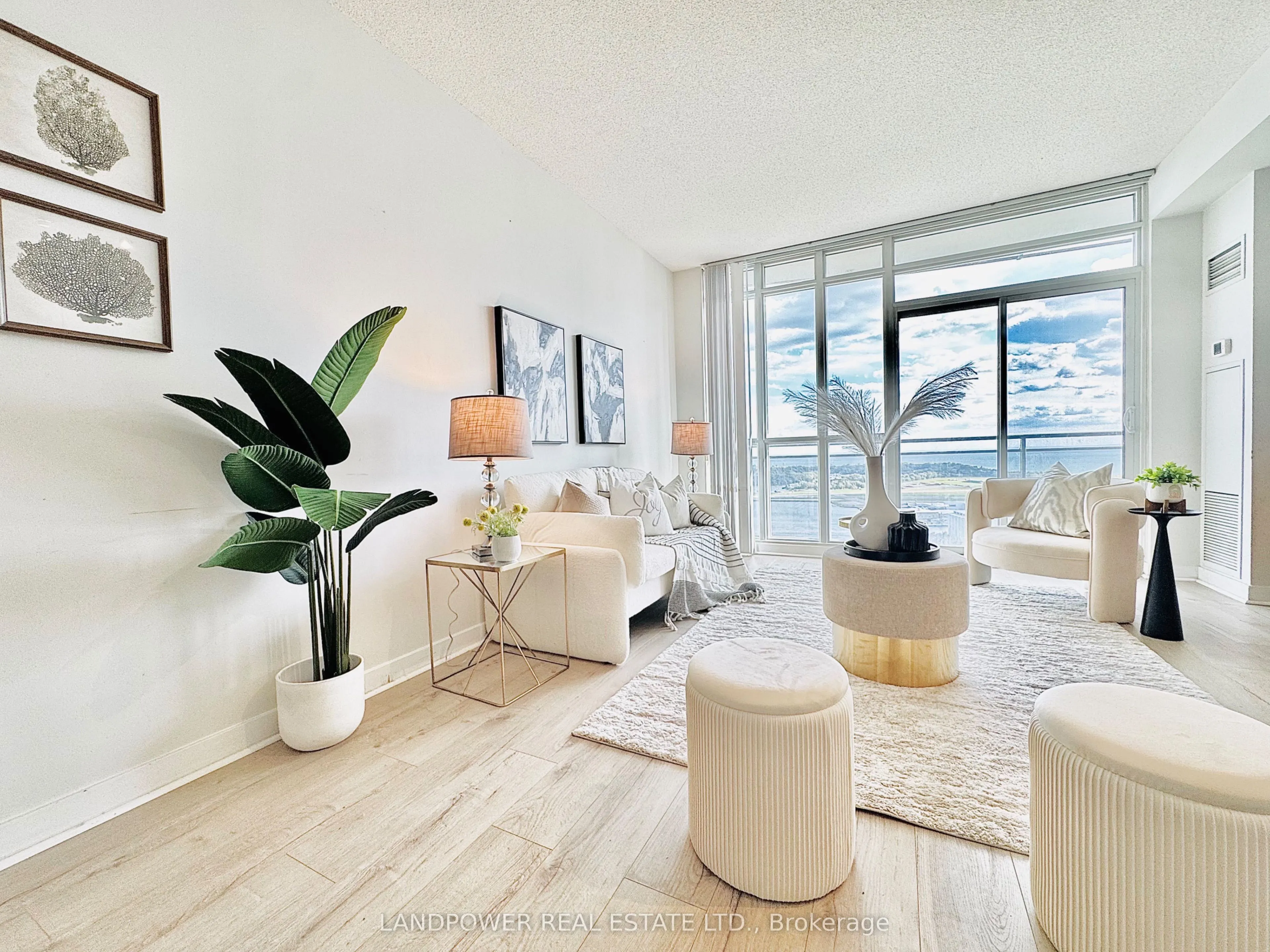 21 Iceboat Terrace #3807