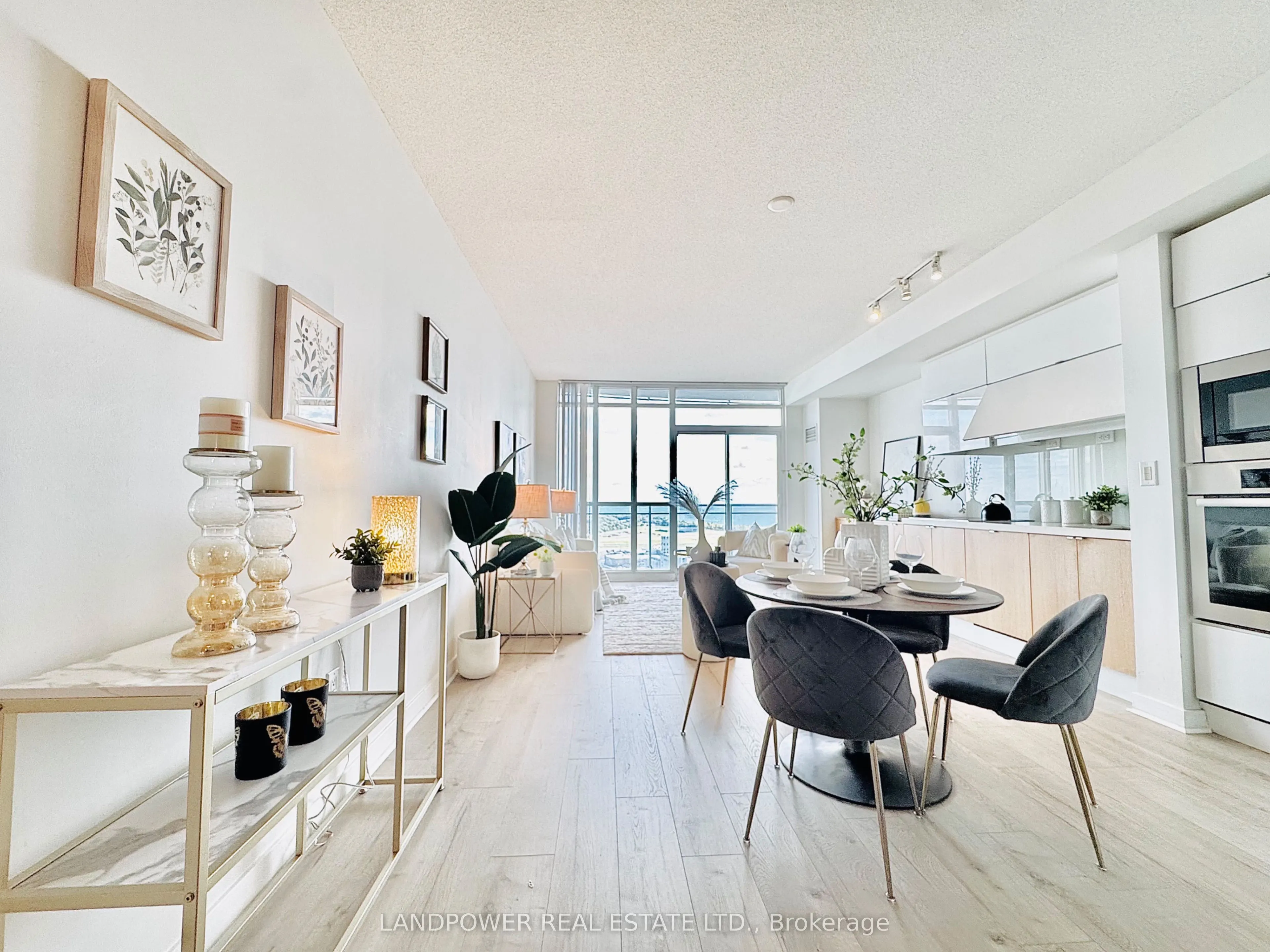 21 Iceboat Terrace #3807