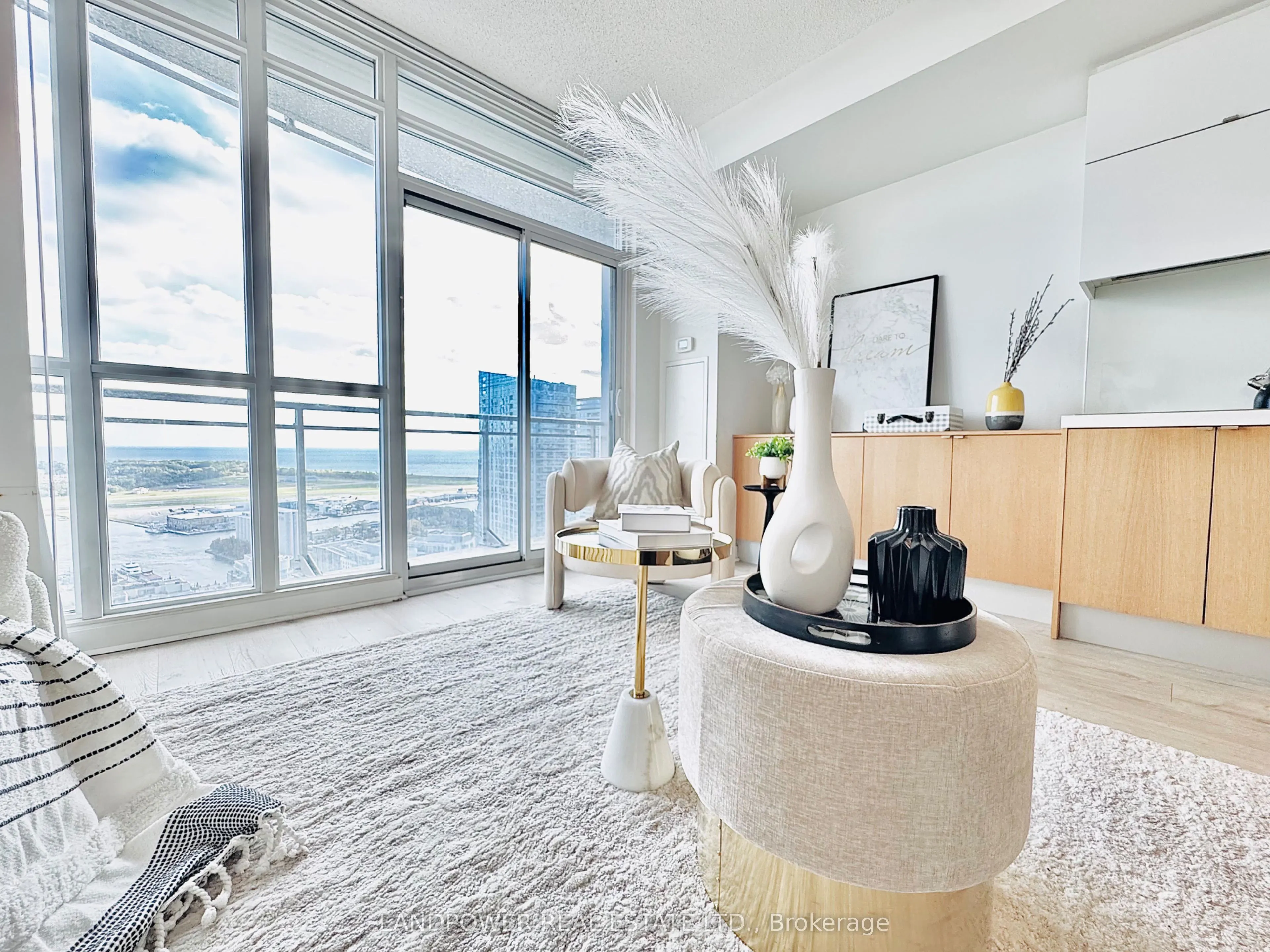 21 Iceboat Terrace #3807