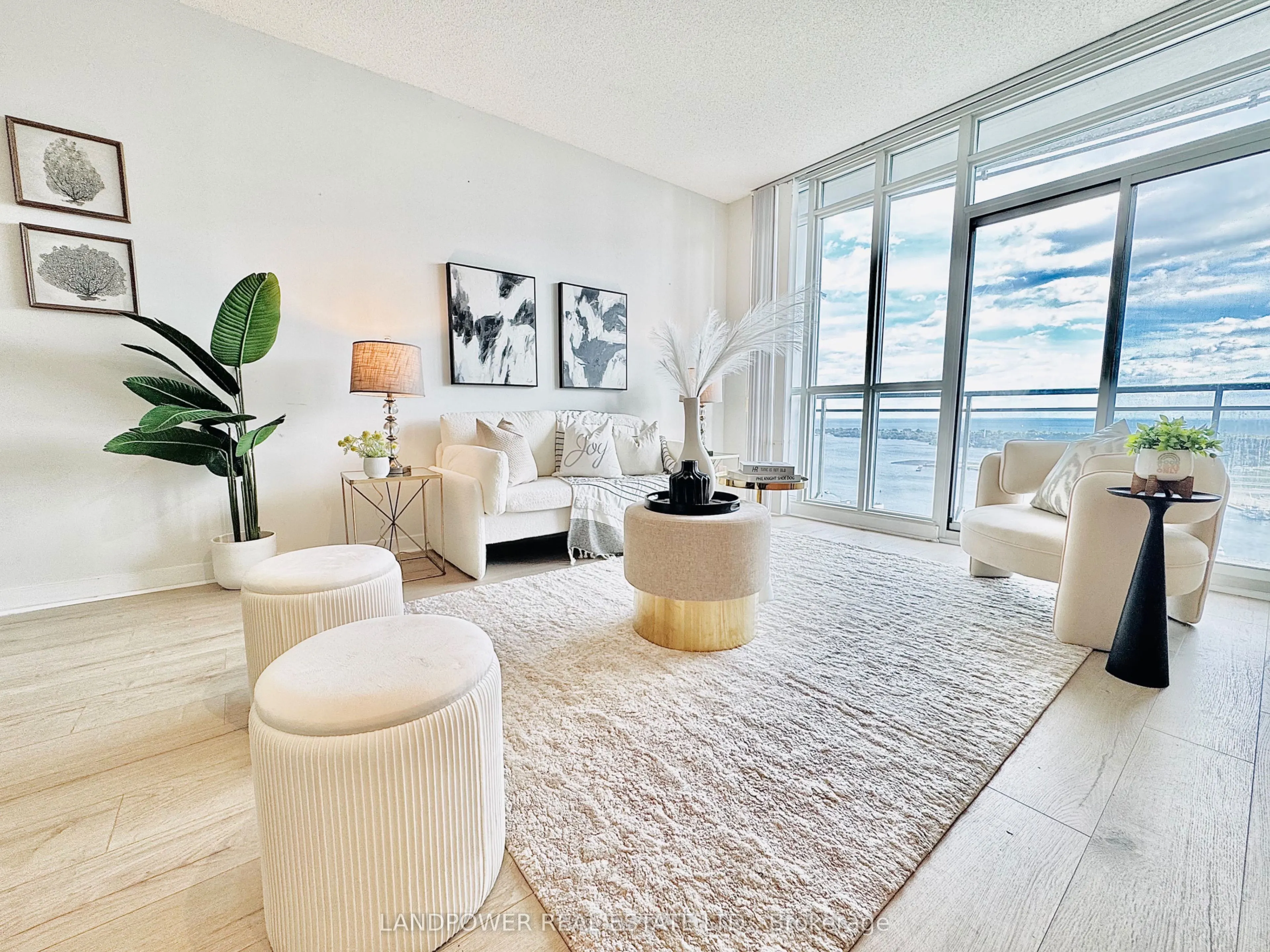 21 Iceboat Terrace #3807