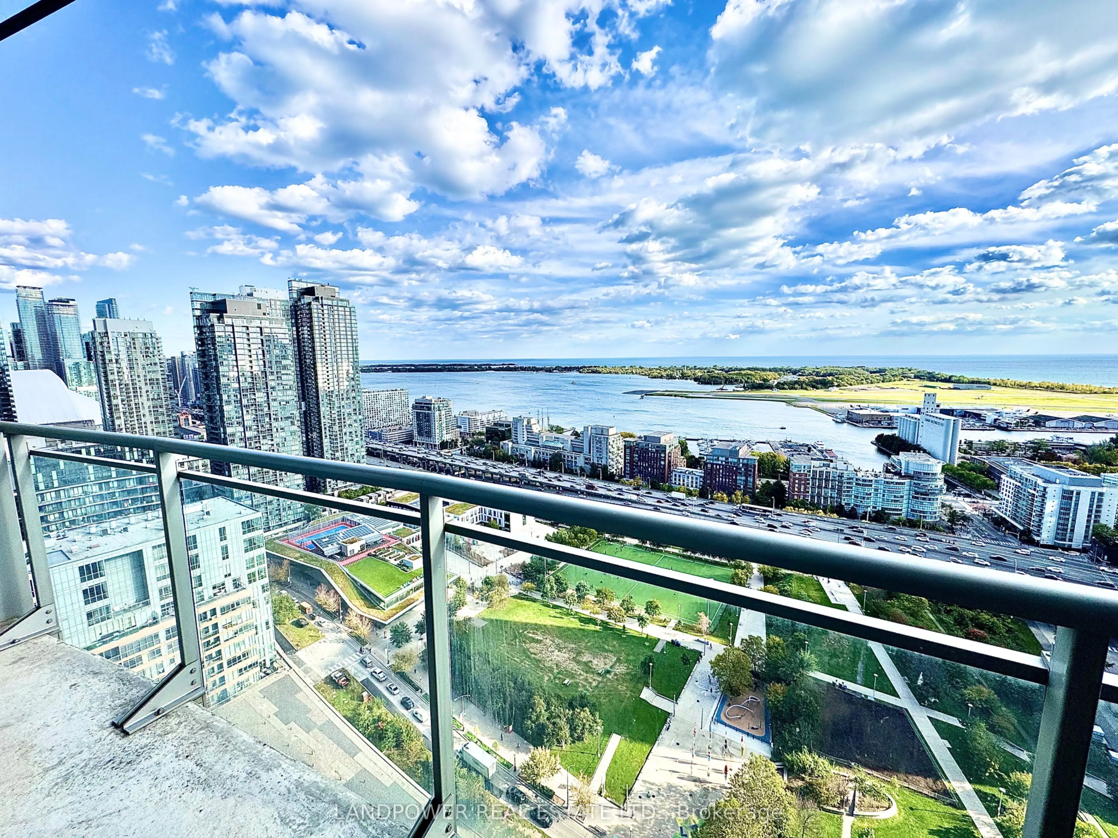 21 Iceboat Terrace #3807