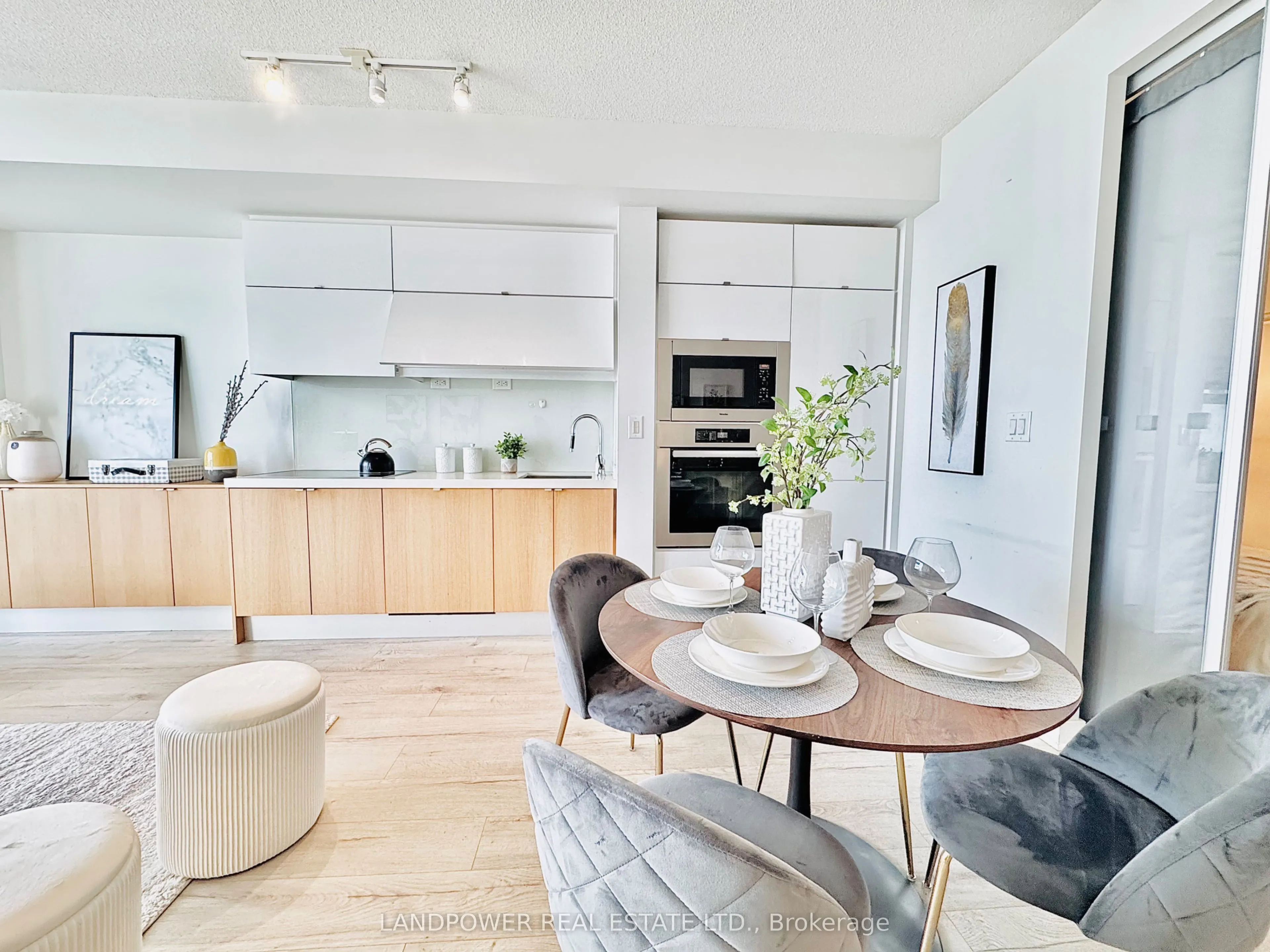 21 Iceboat Terrace #3807