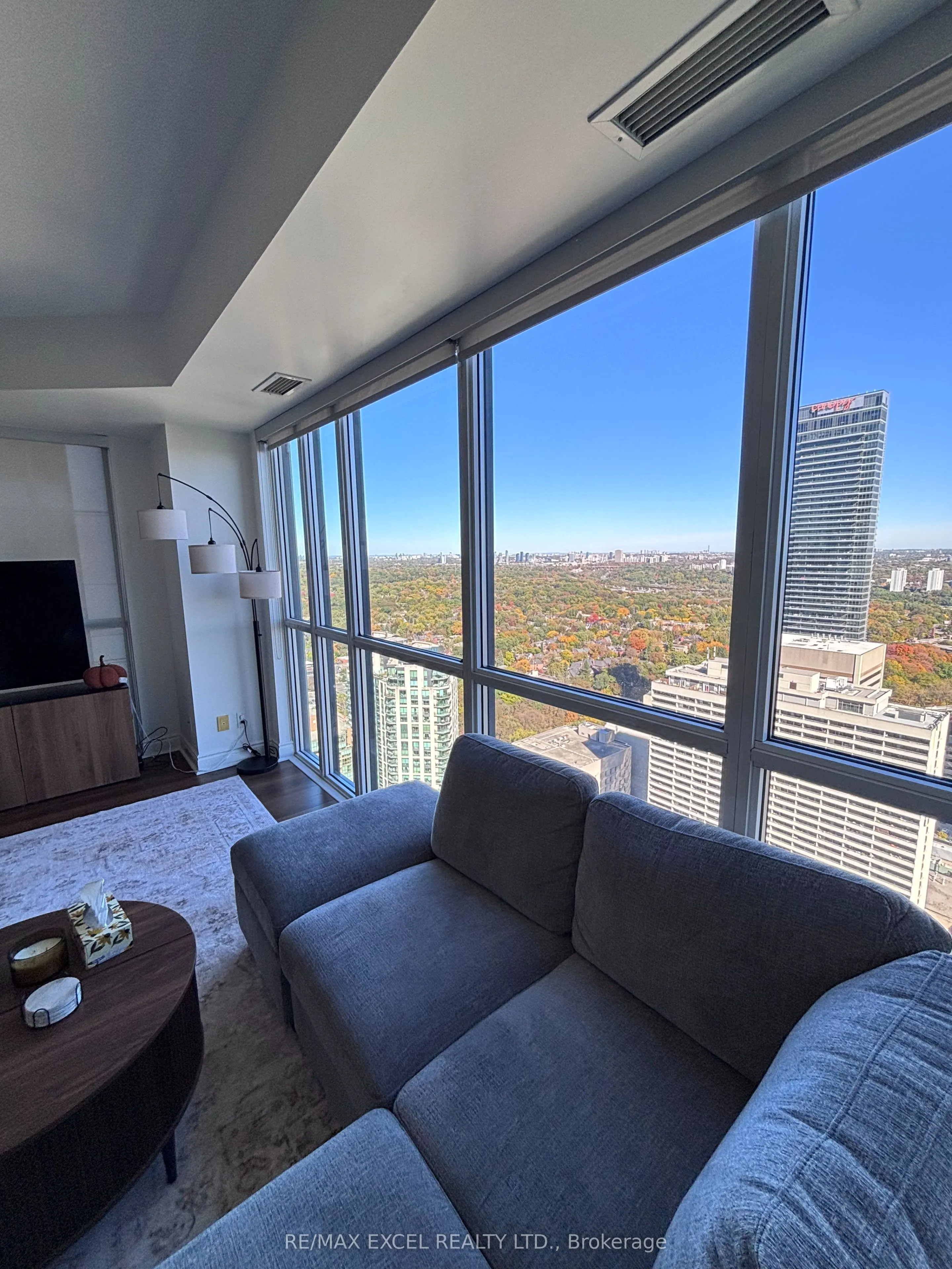 28 Ted Rogers Way #4201