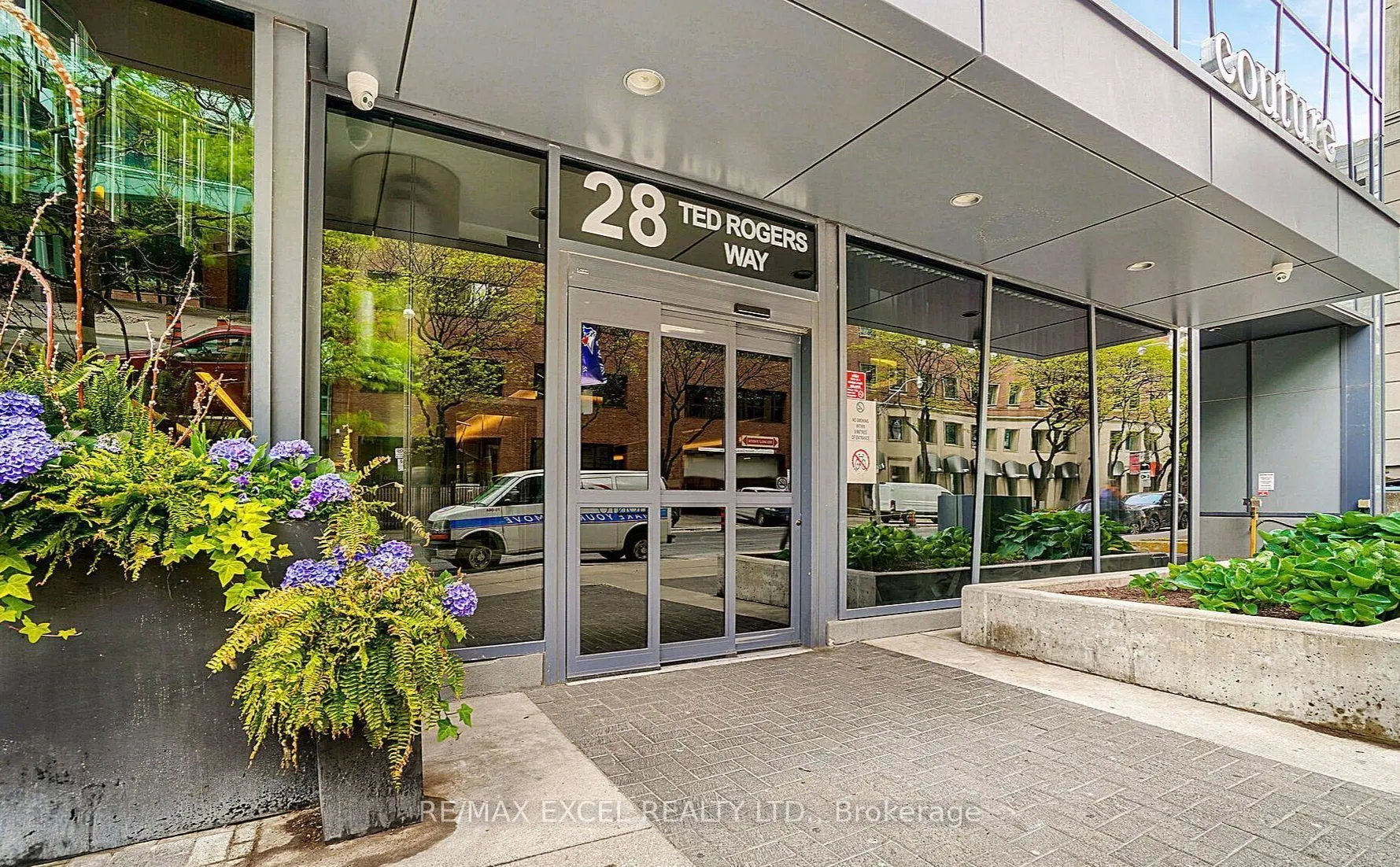 28 Ted Rogers Way #4201