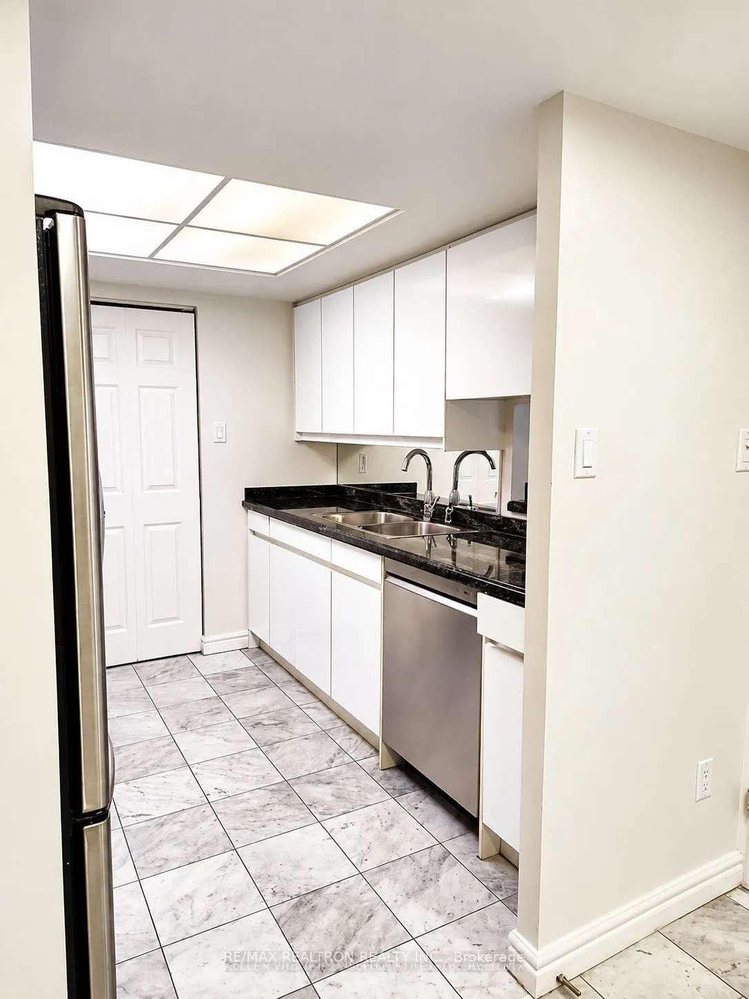 33 University Avenue #2404
