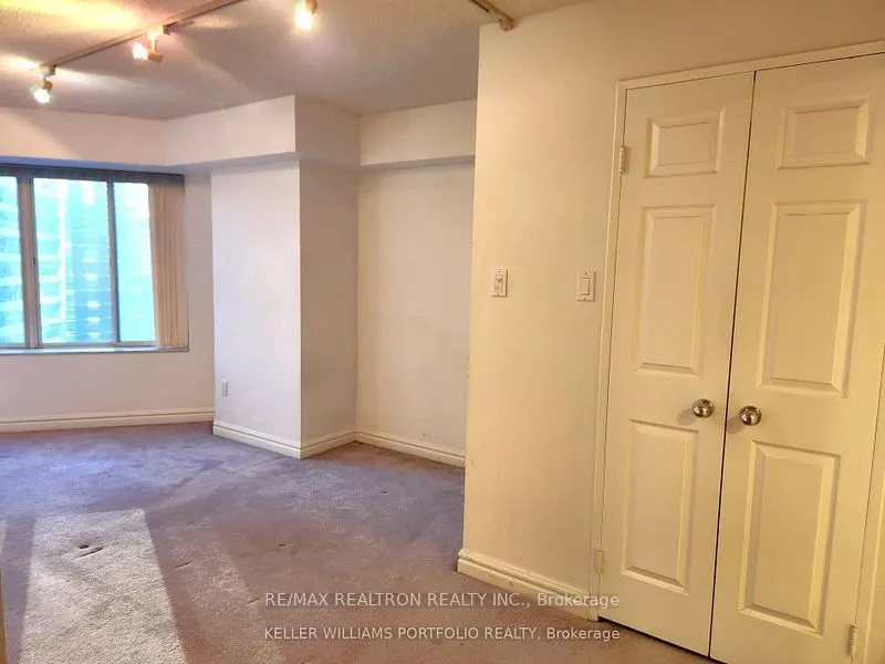 33 University Avenue #2404