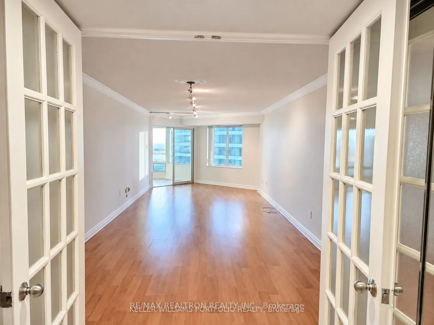 33 University Avenue #2404