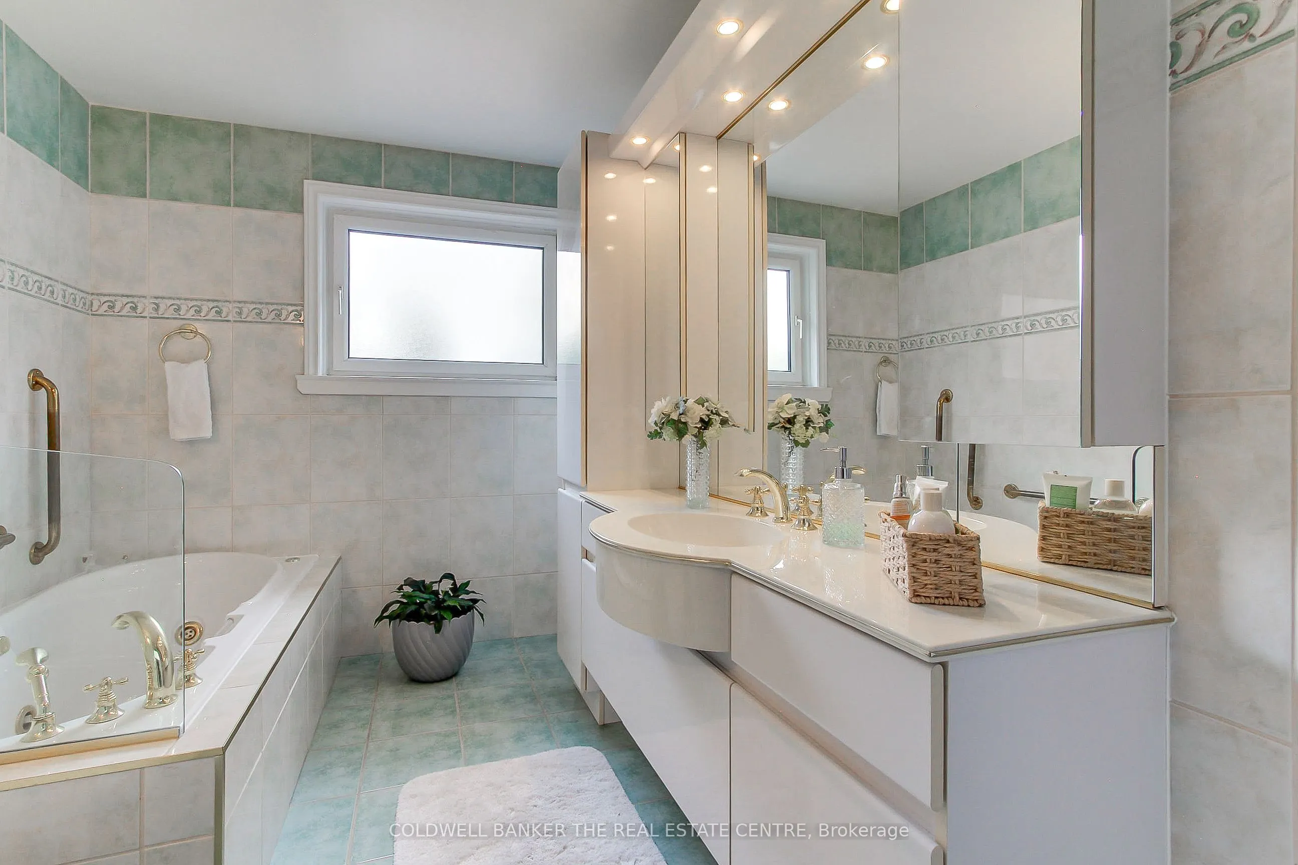 35 Tofino Crescent