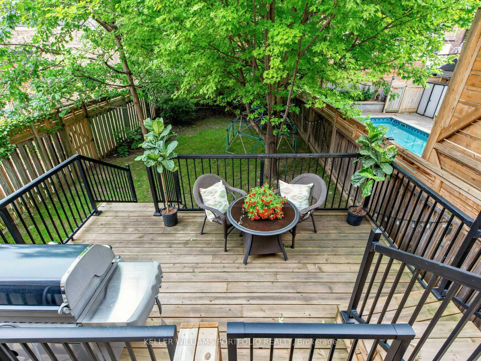 21 Albertus Avenue