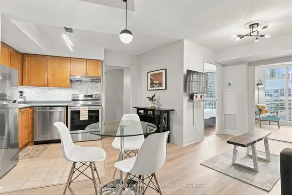650 Queens Quay W