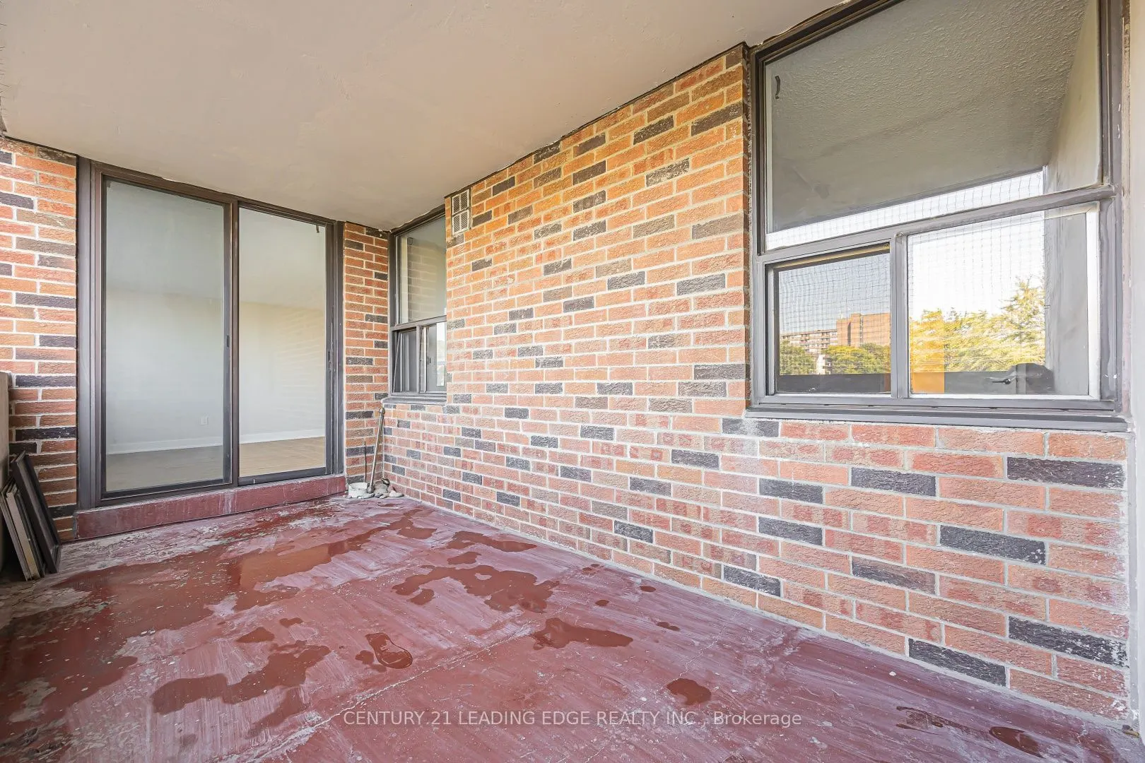 25 Sunrise Avenue #301