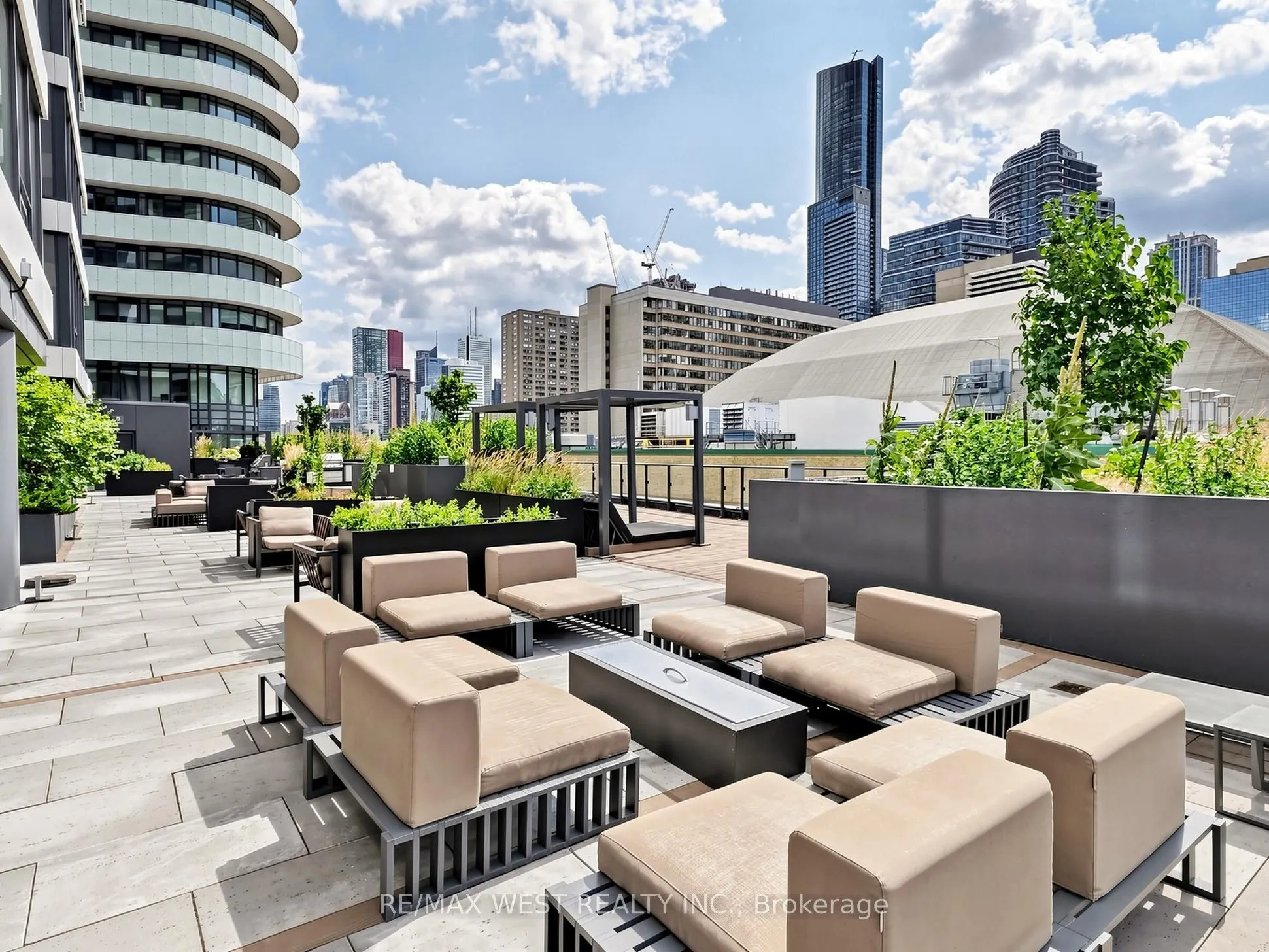 85 Wood Street #1716