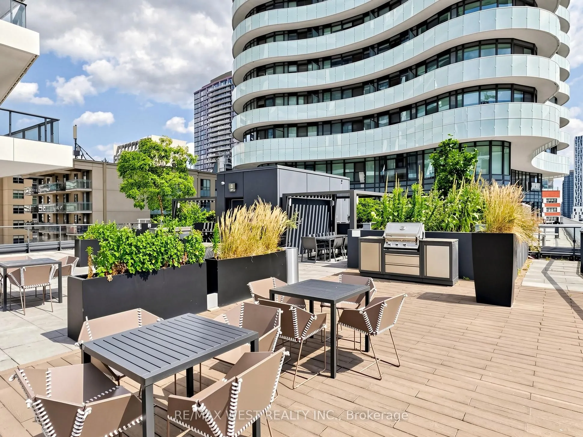 85 Wood Street #1716