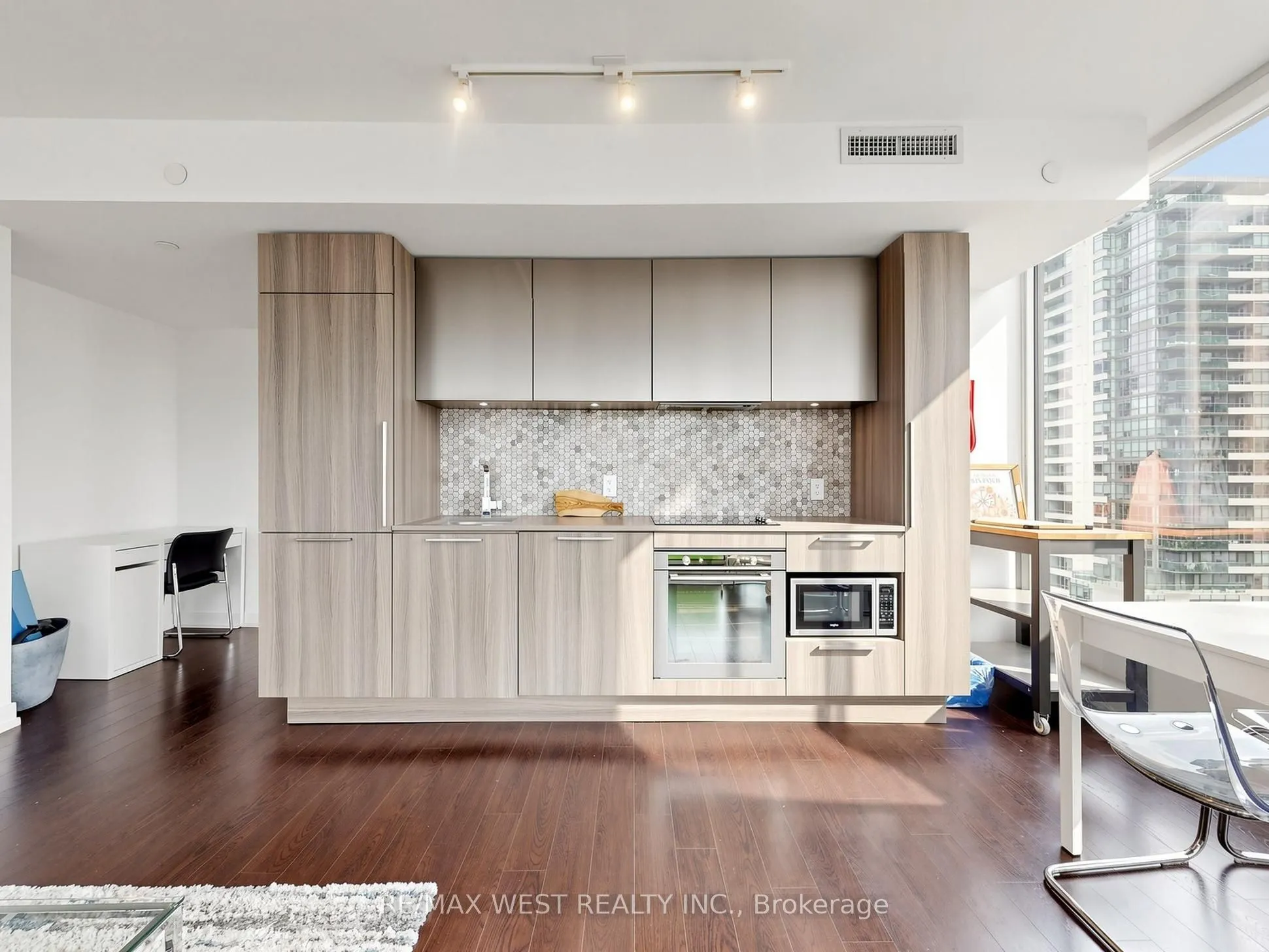 85 Wood Street #1716