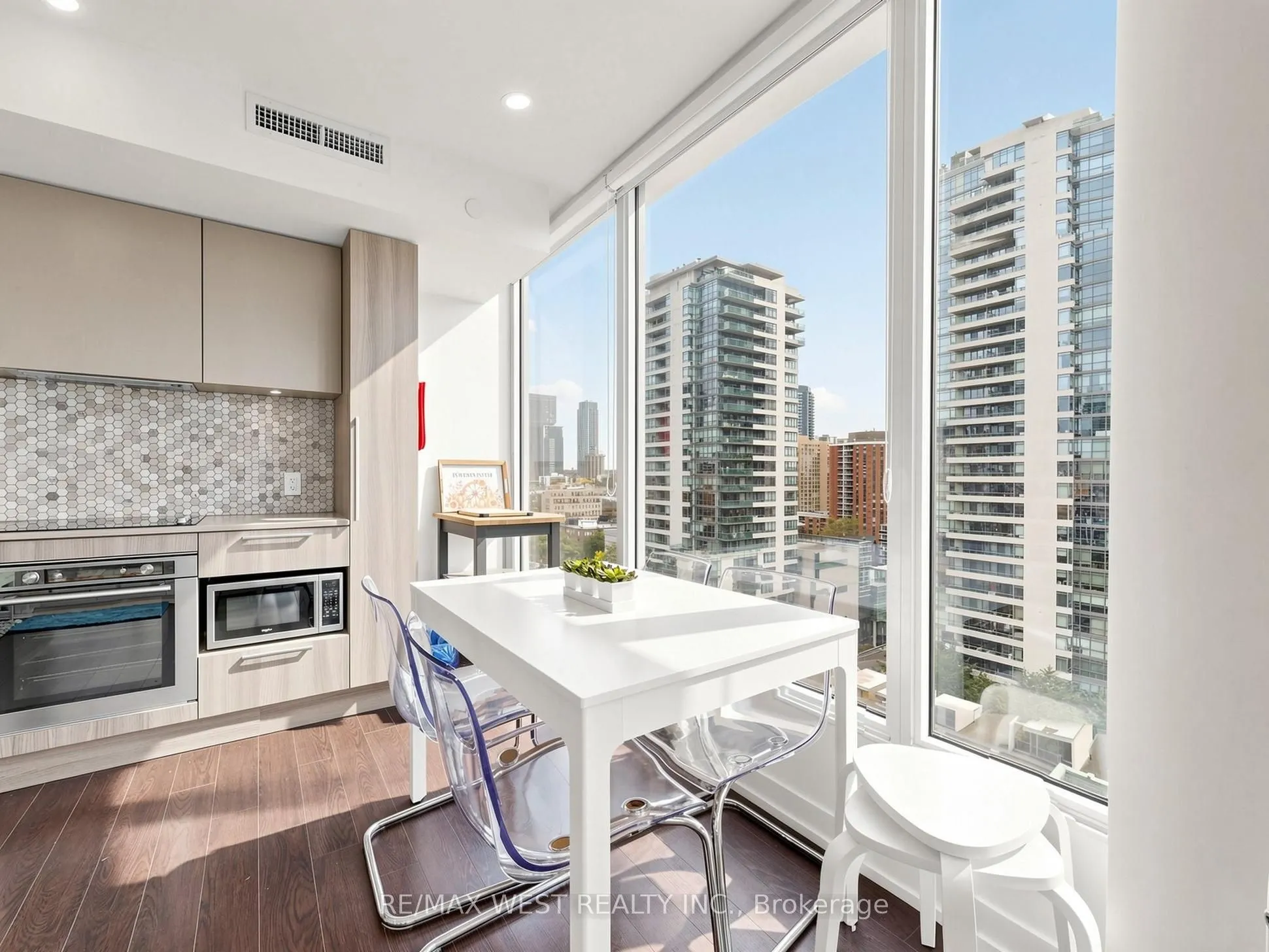 85 Wood Street #1716