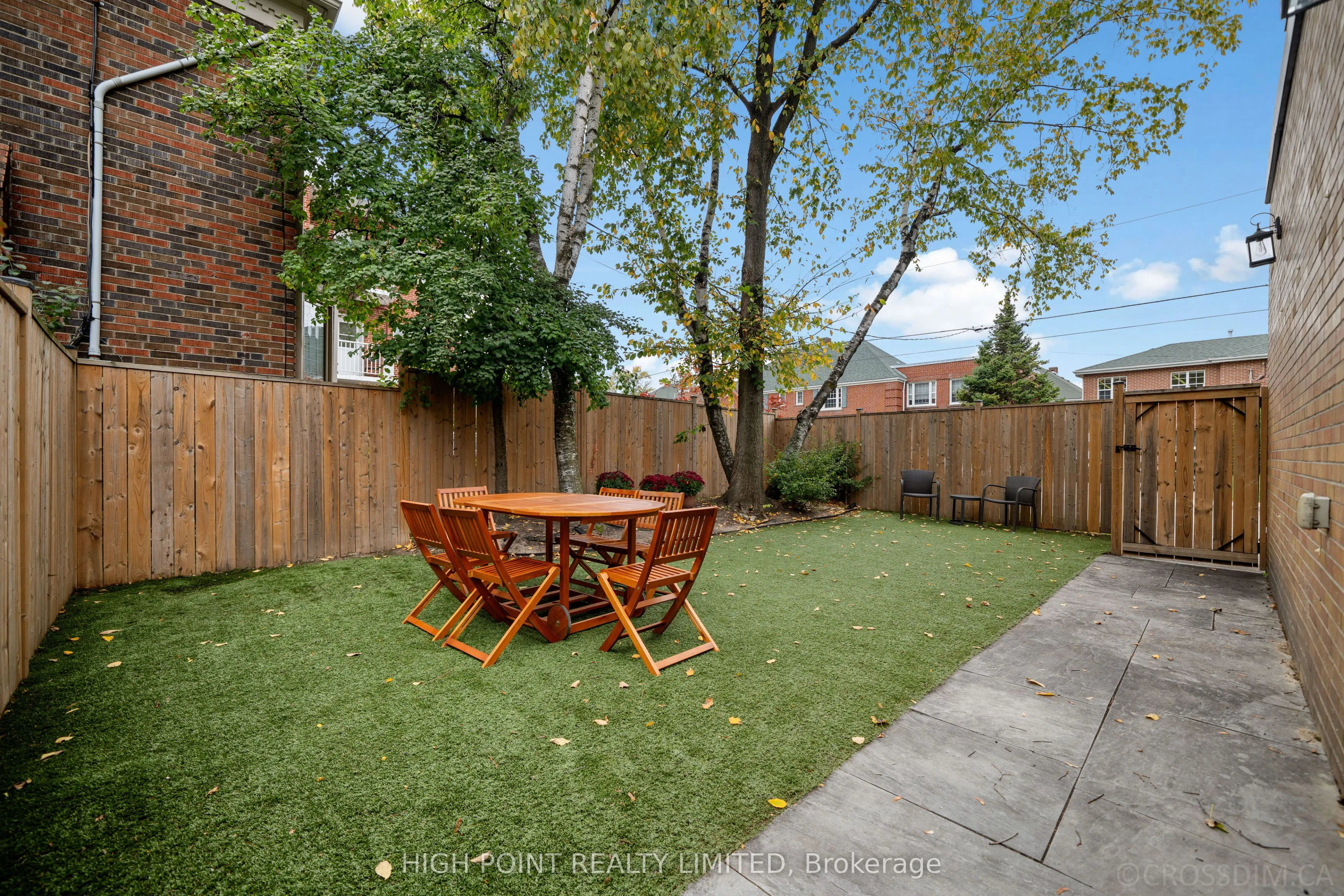 50 Leadale Avenue