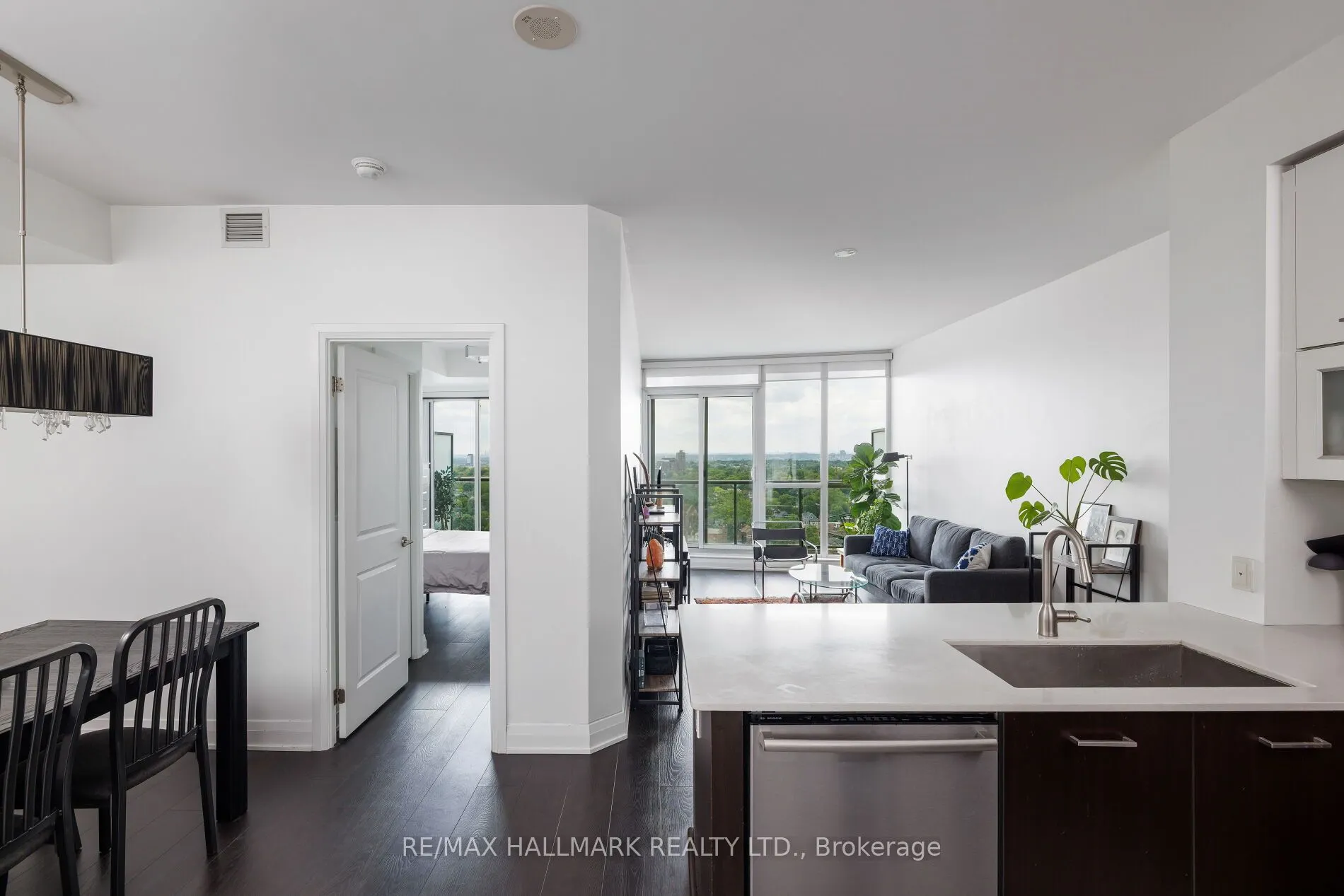 530 St Clair Avenue W #1401
