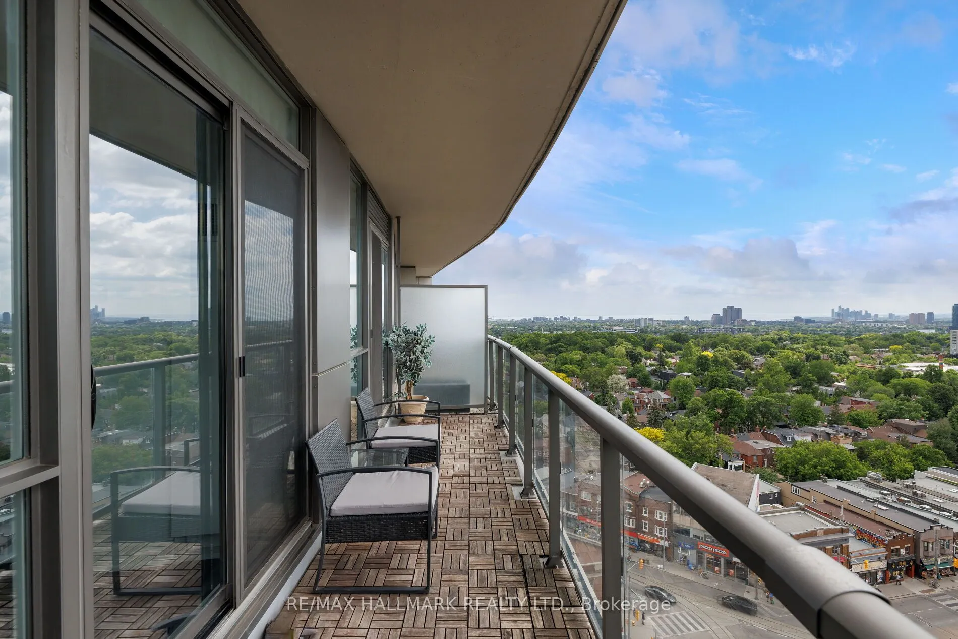 530 St Clair Avenue W #1401