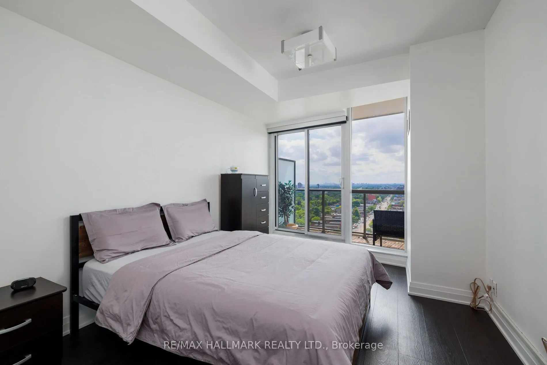 530 St Clair Avenue W #1401