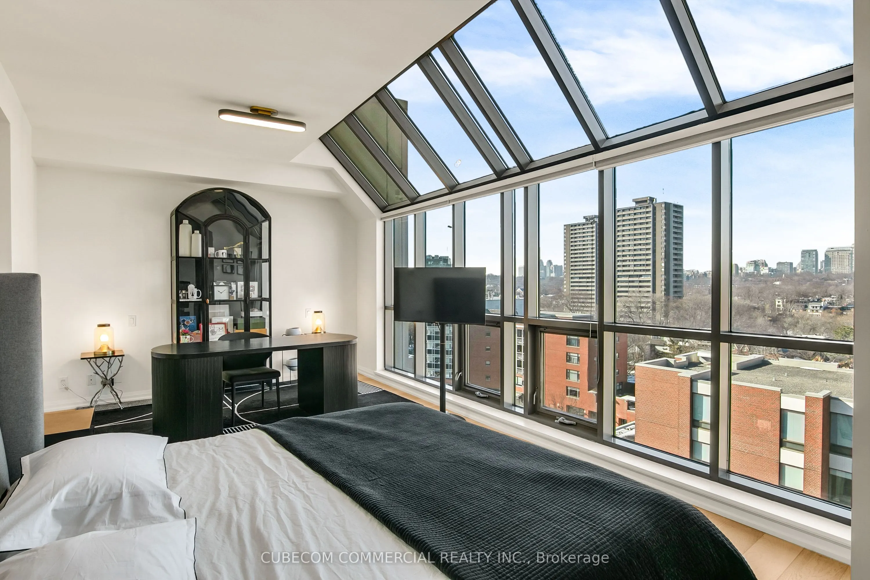 3 McAlpine Street #PH 903