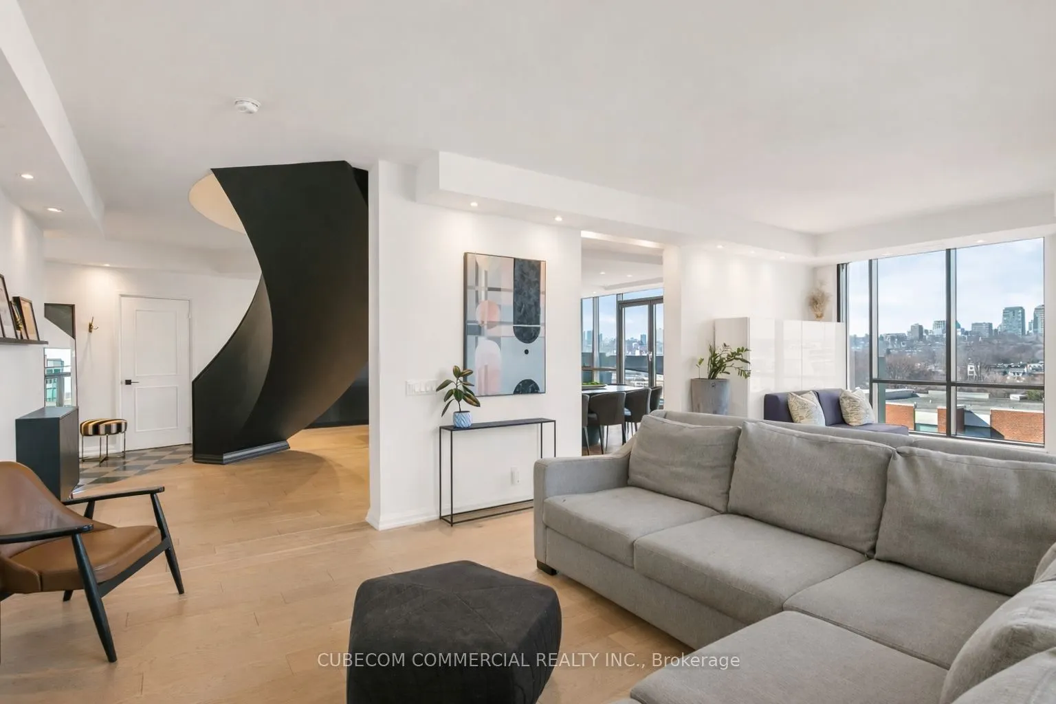 3 McAlpine Street #PH 903