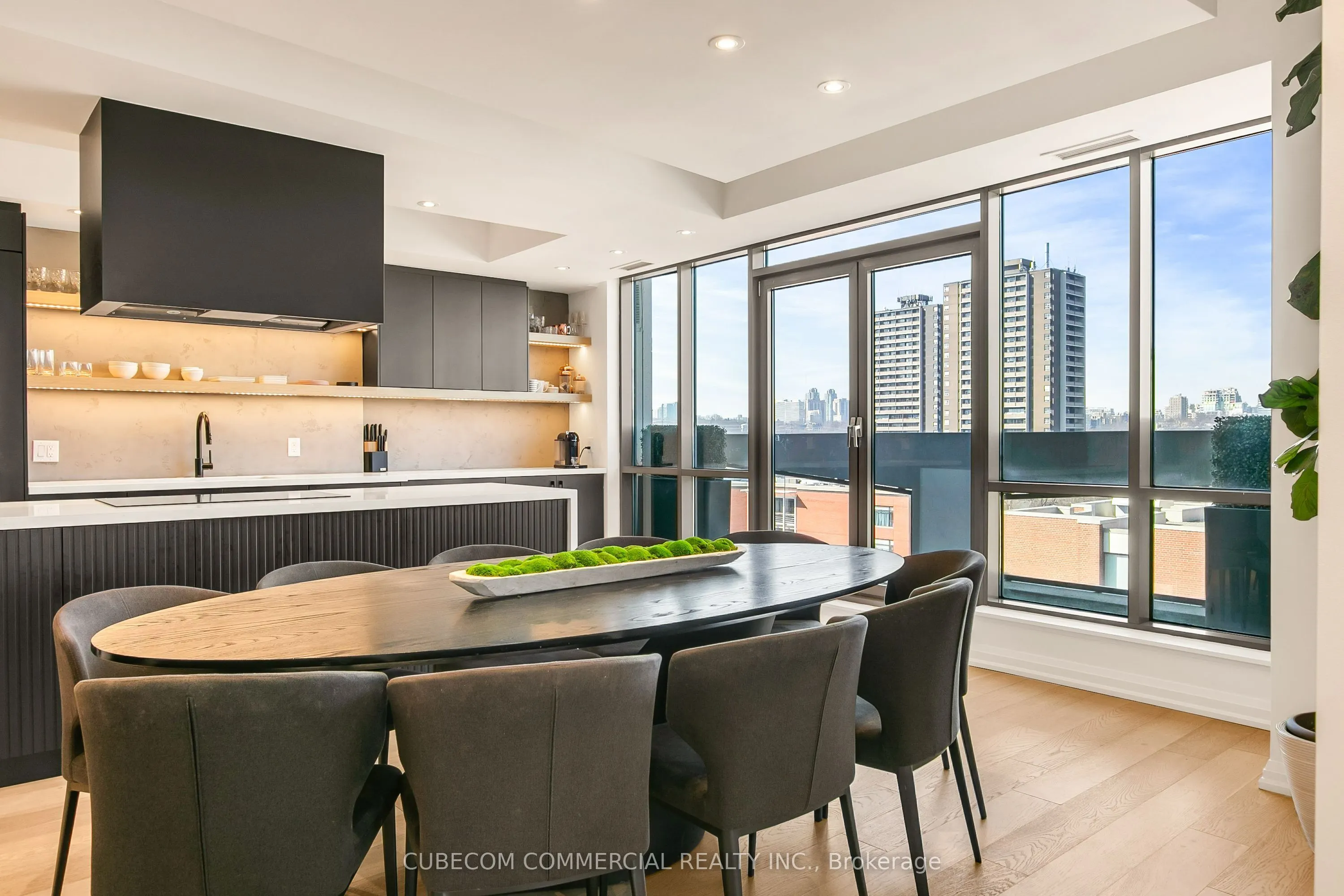 3 McAlpine Street #PH 903