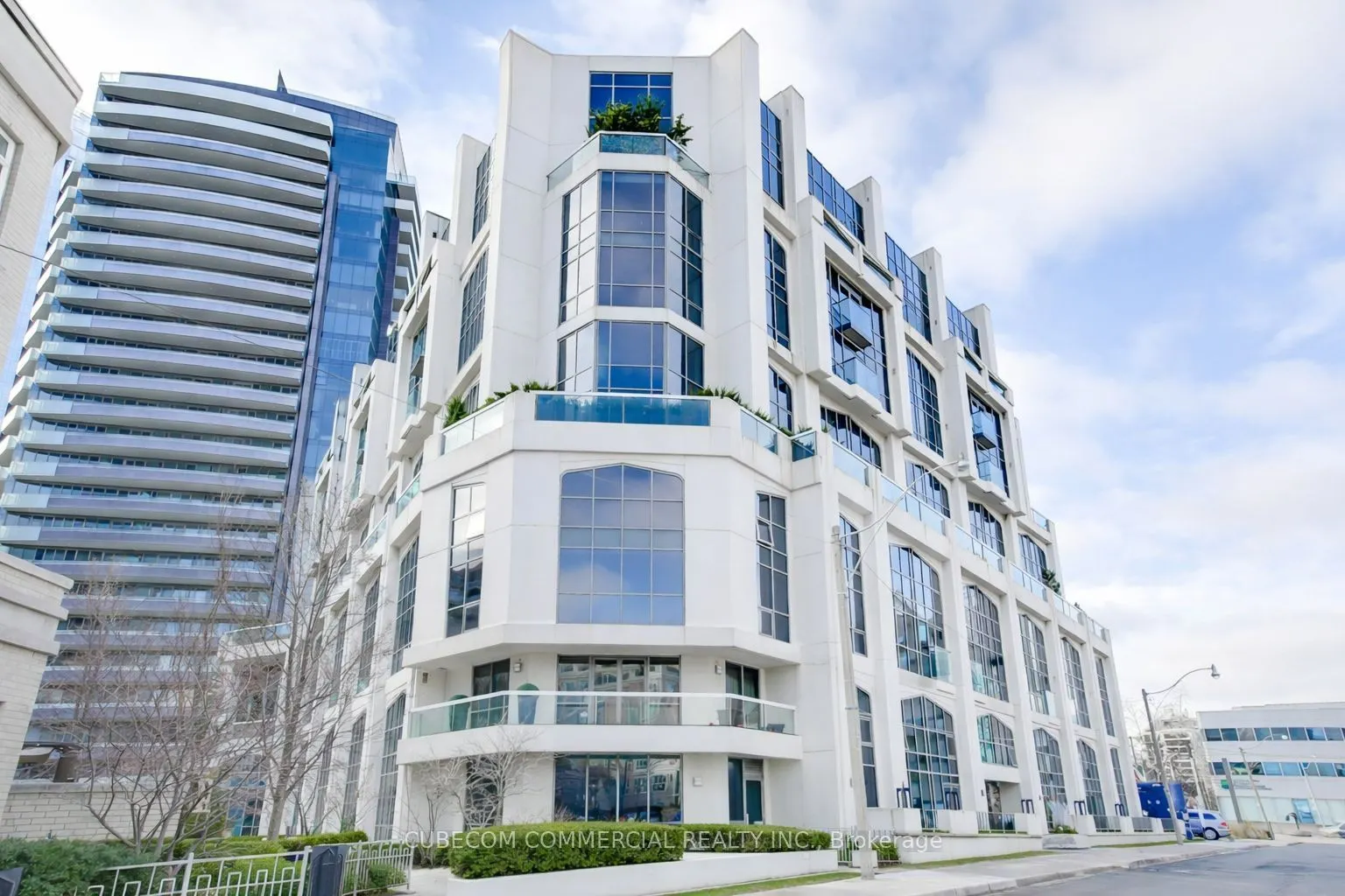 3 McAlpine Street #PH 903