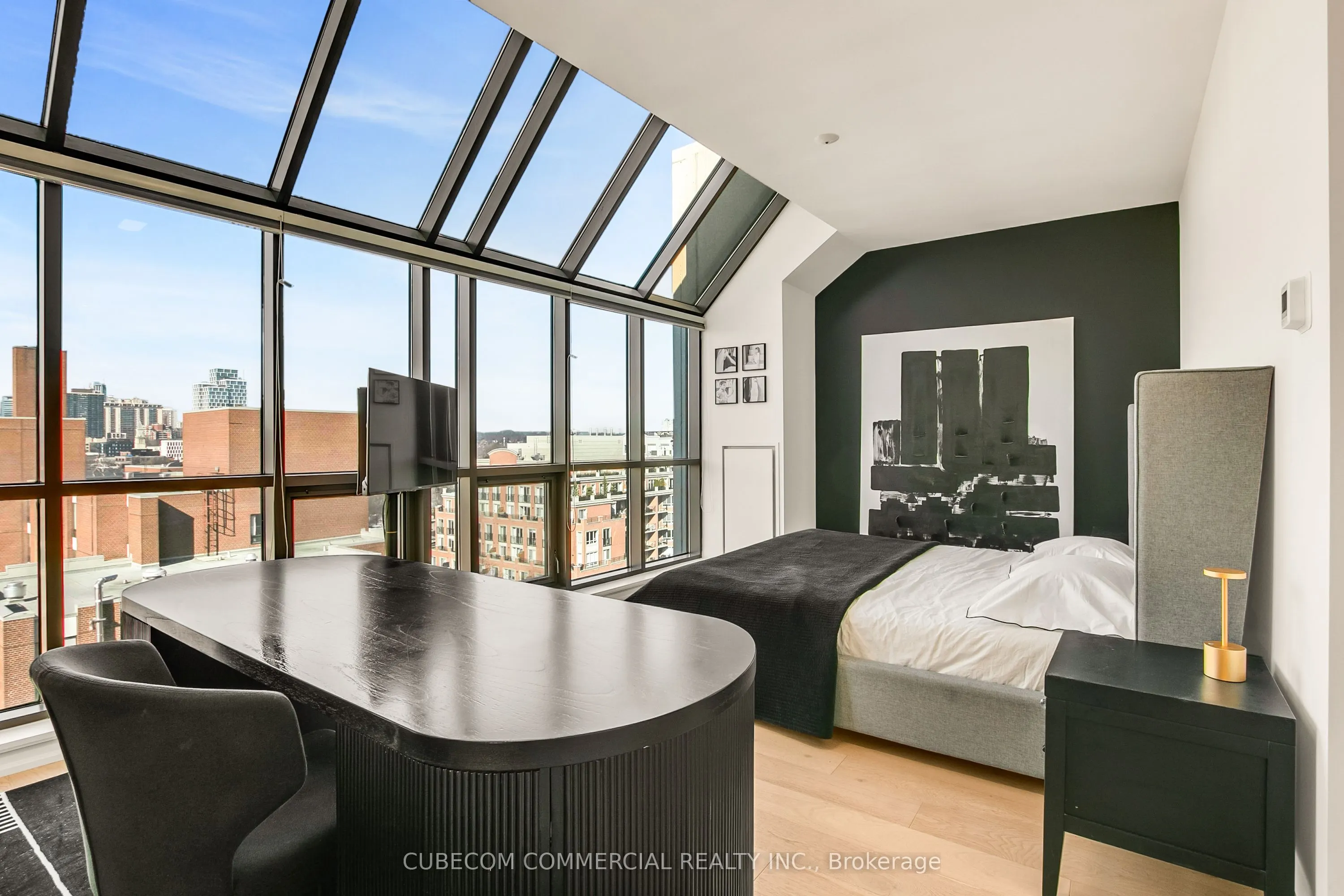 3 McAlpine Street #PH 903