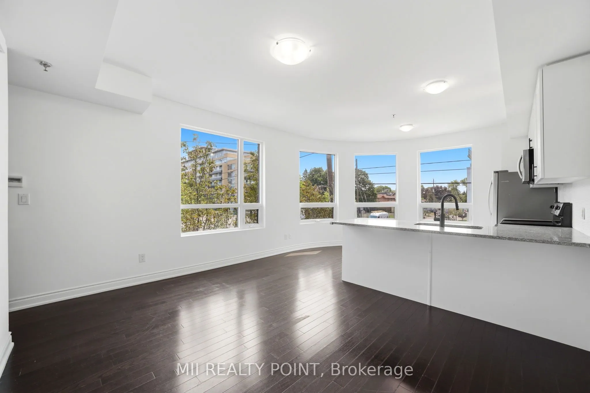 2 Maxwell Street #201