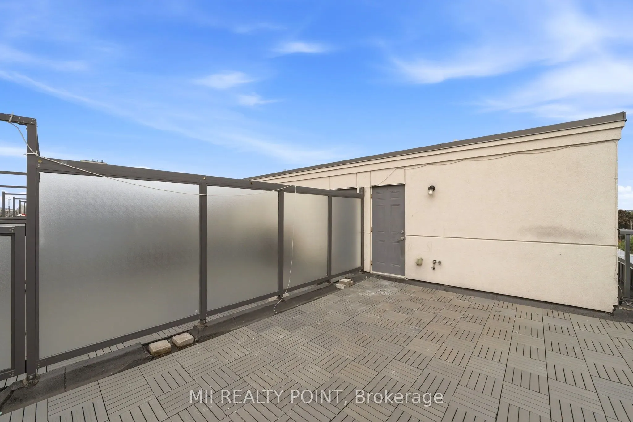 2 Maxwell Street #201