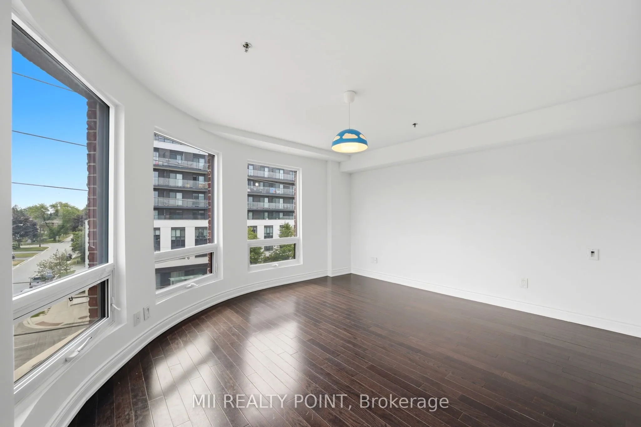 2 Maxwell Street #201