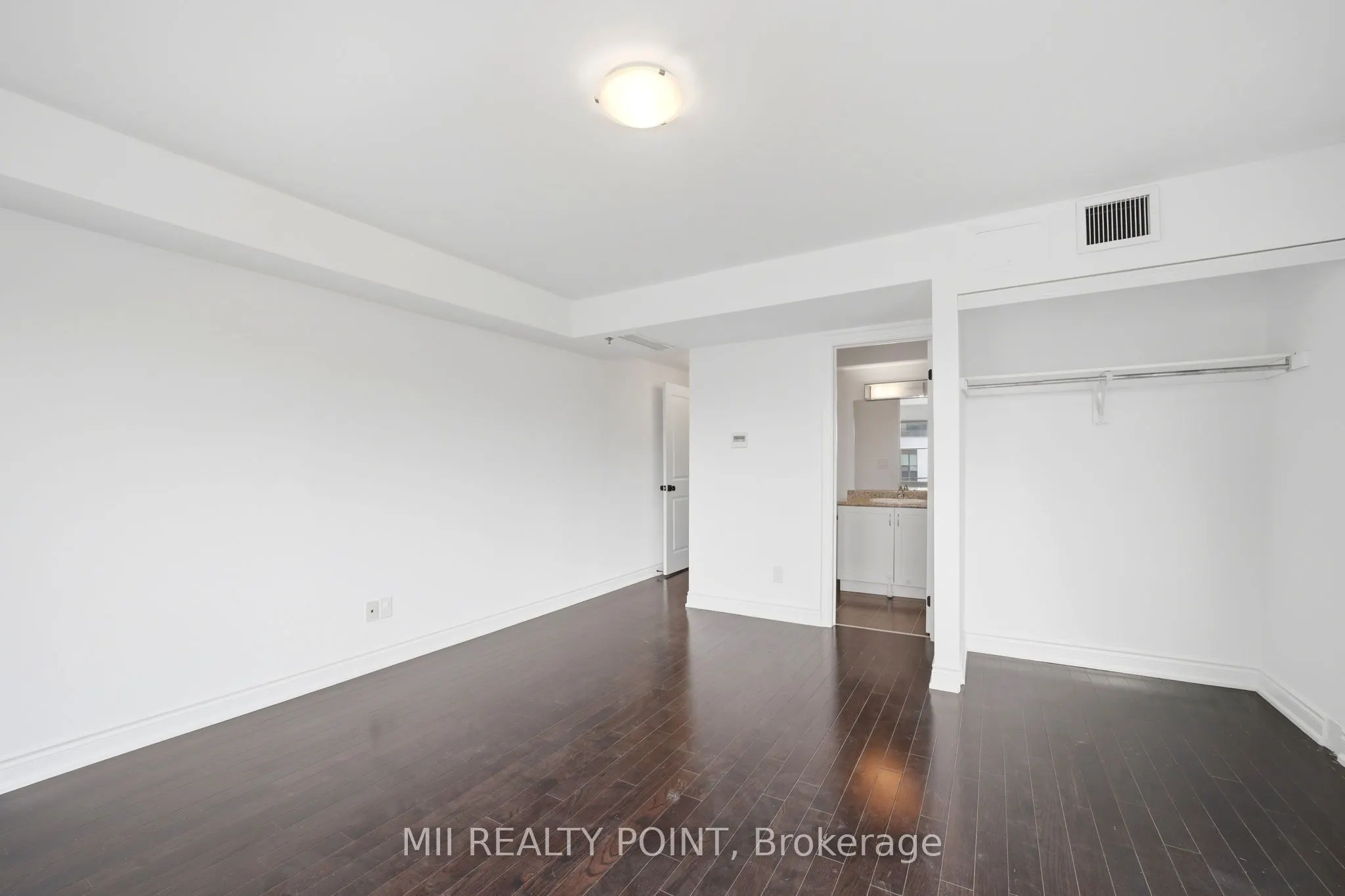 2 Maxwell Street #201