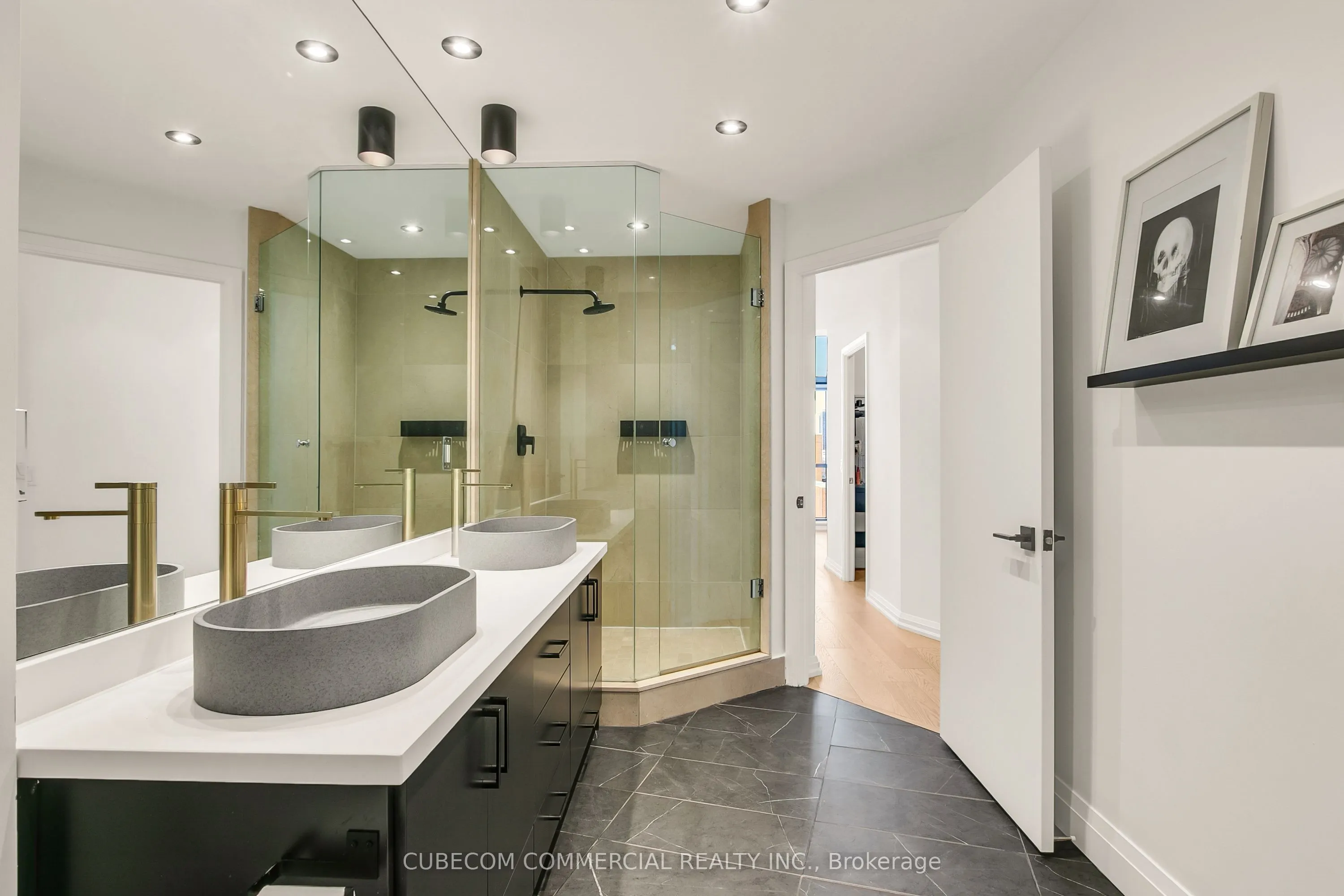3 Mcalpine Street #PH 903