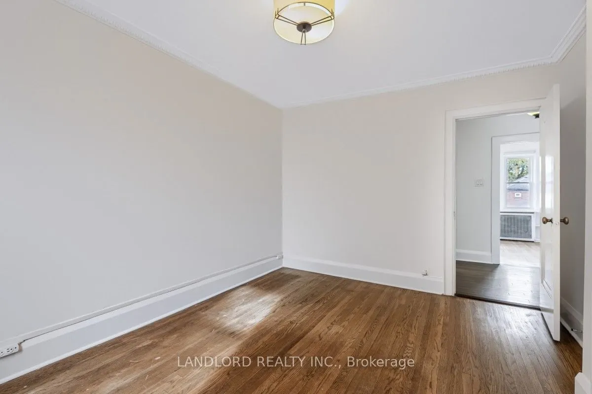 159 Lawrence Avenue W