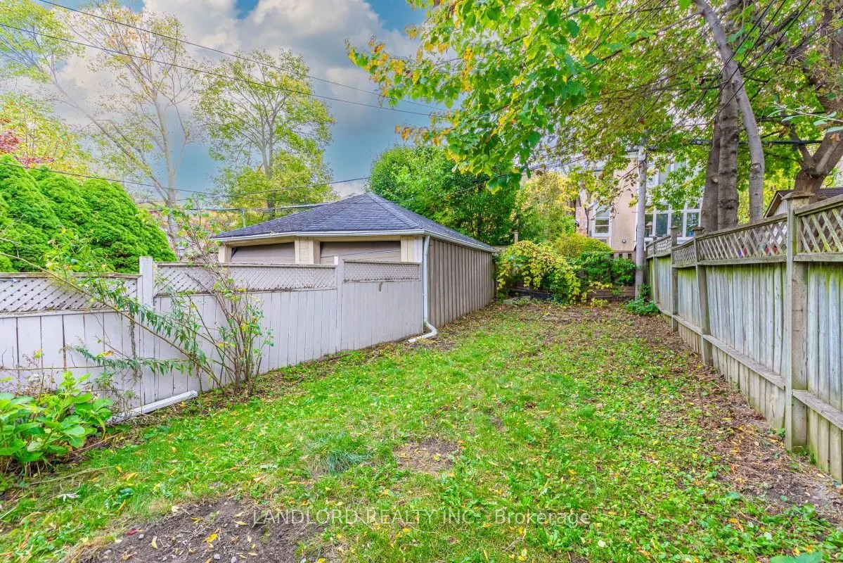 159 Lawrence Avenue W