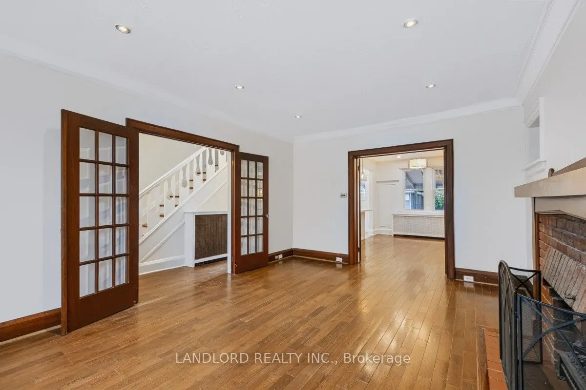 159 Lawrence Avenue W