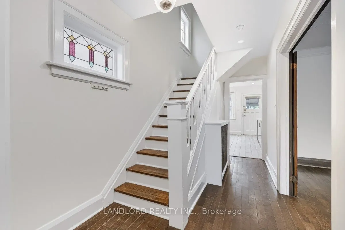 159 Lawrence Avenue W