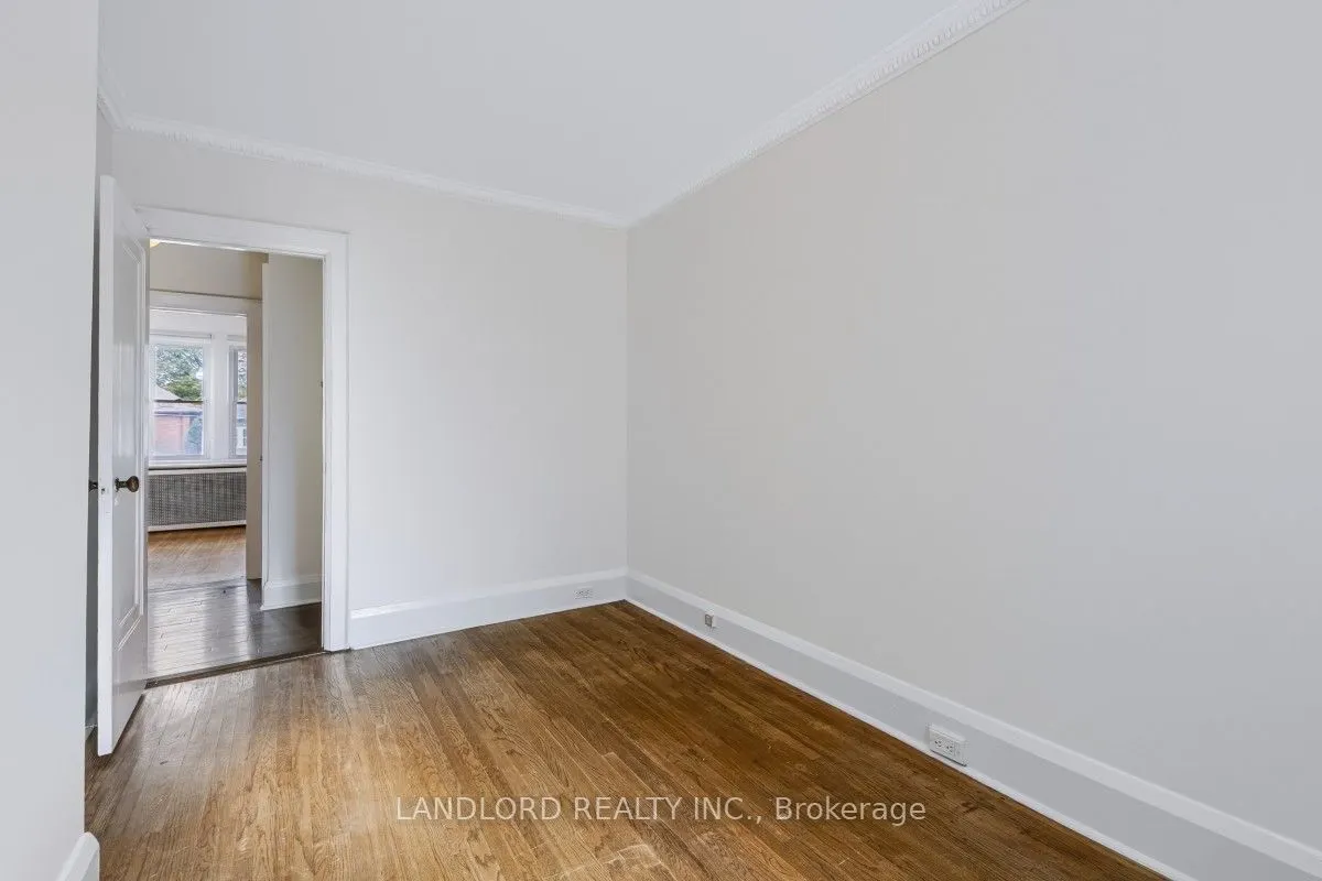 159 Lawrence Avenue W