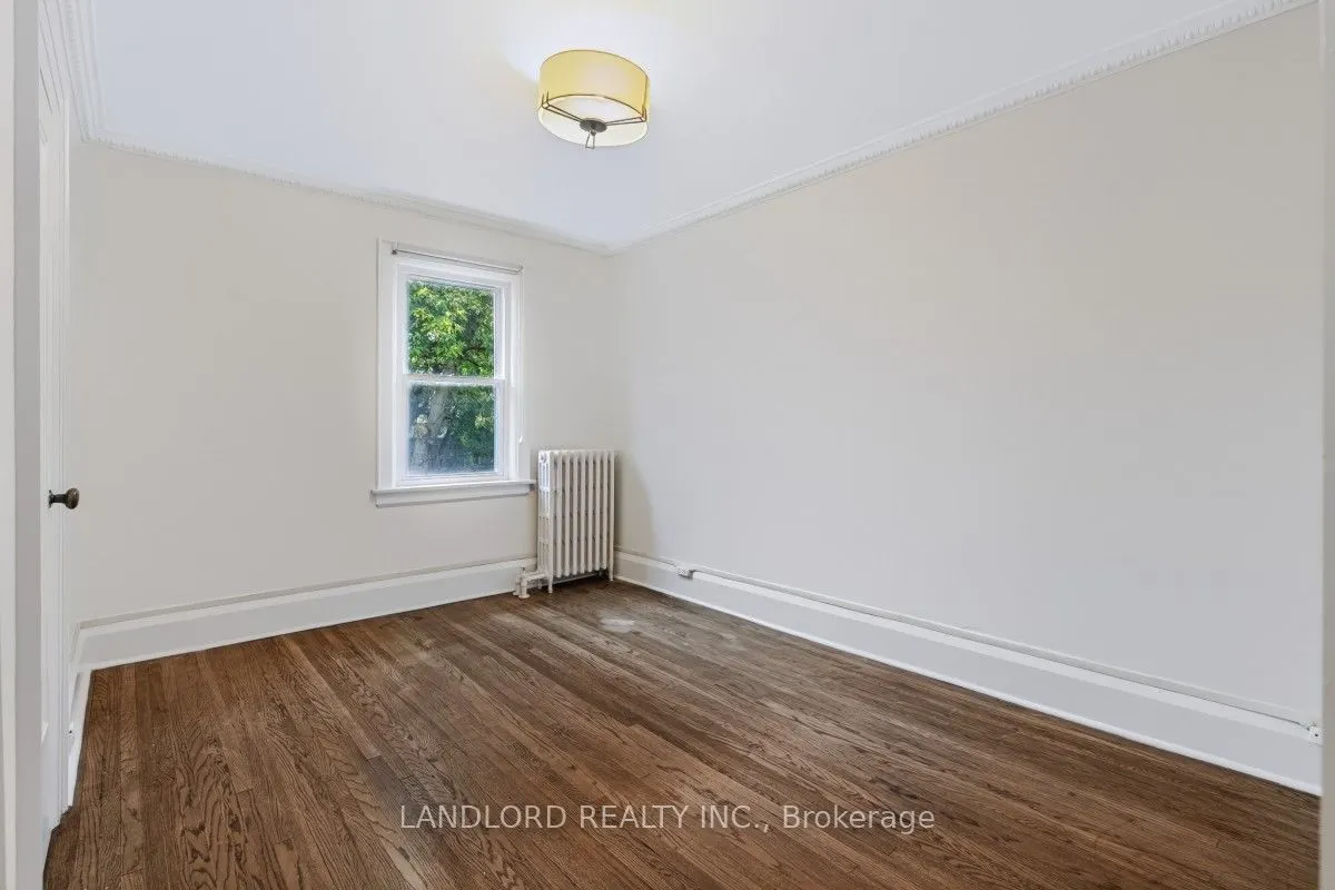 159 Lawrence Avenue W